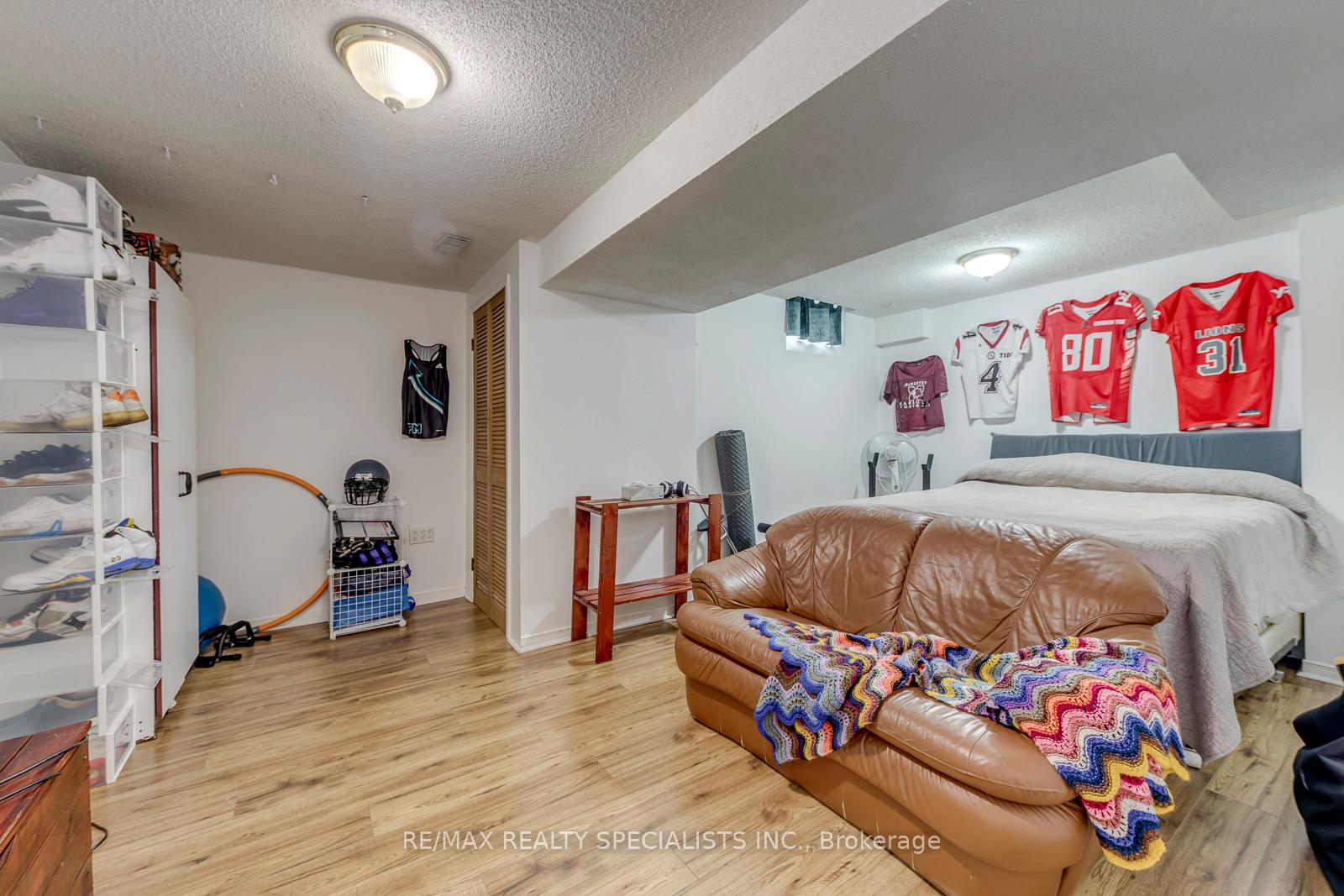 Photo 33 of 40 Mannel Crescent, Brampton, Fletcher's West — HOMEH