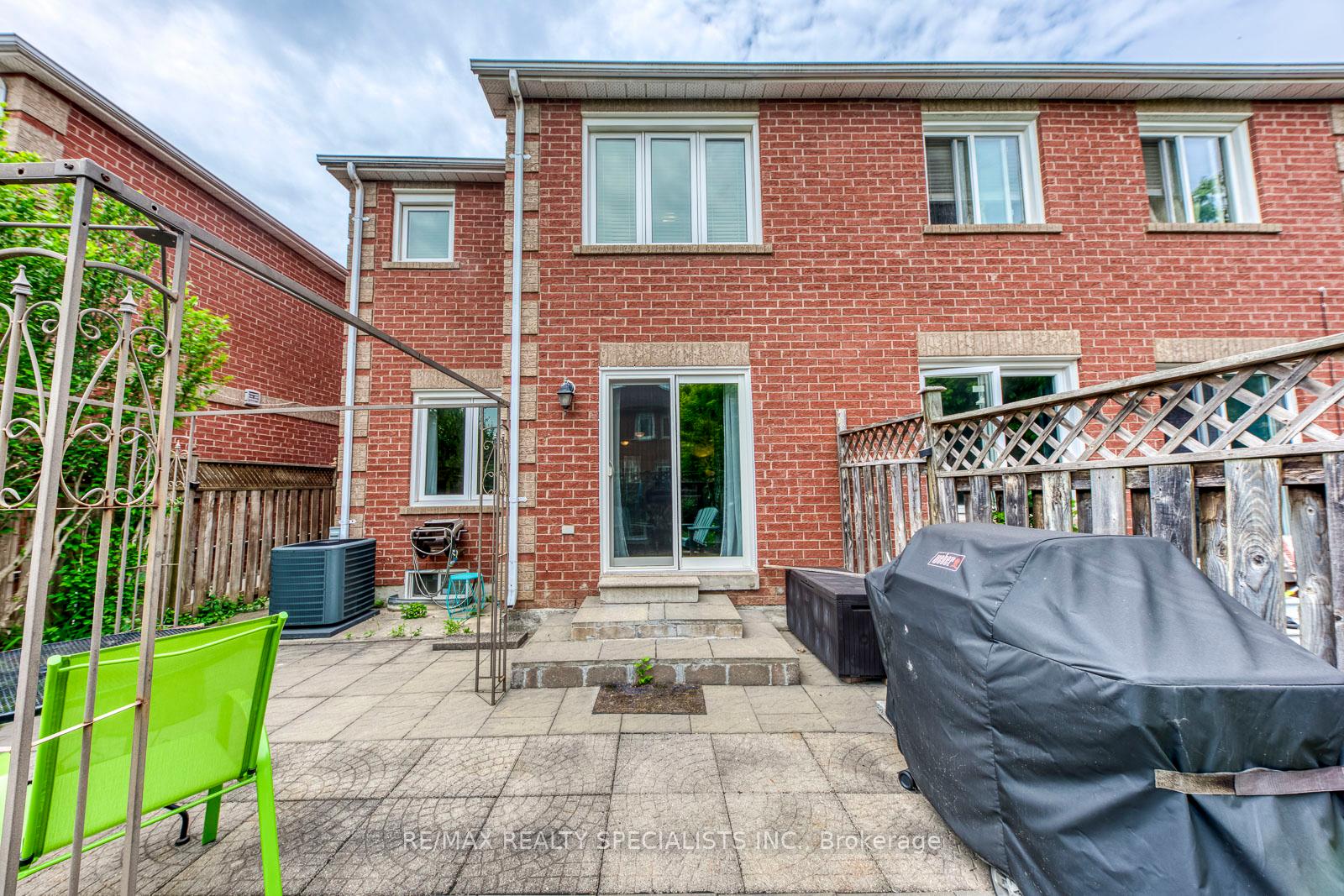 Photo 34 of 40 Mannel Crescent, Brampton, Fletcher's West — HOMEH