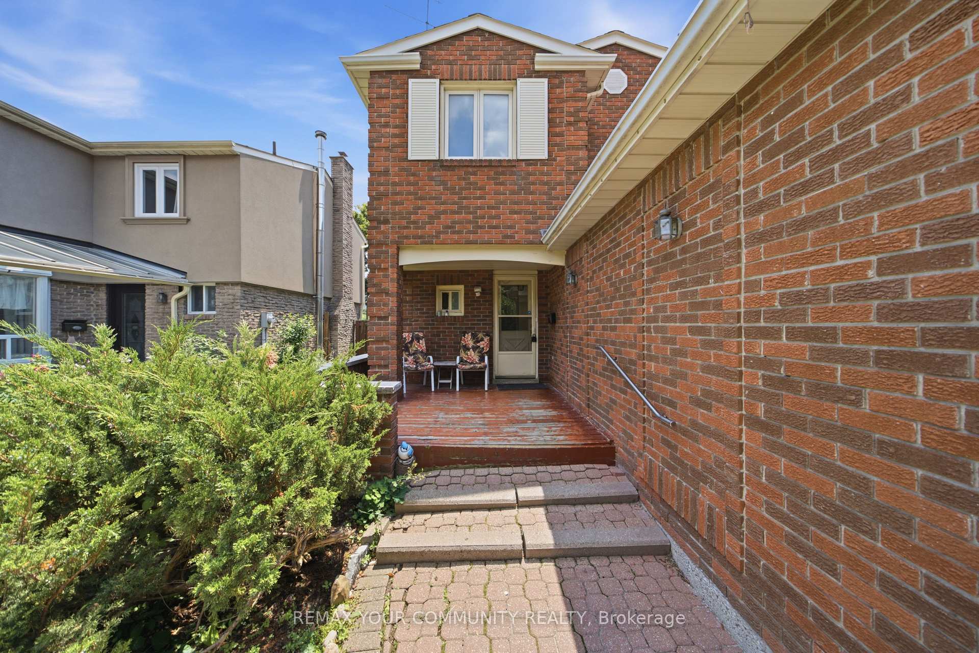 Photo 3 of 37 Longbow Square, Scarborough, Steeles — HOMEH
