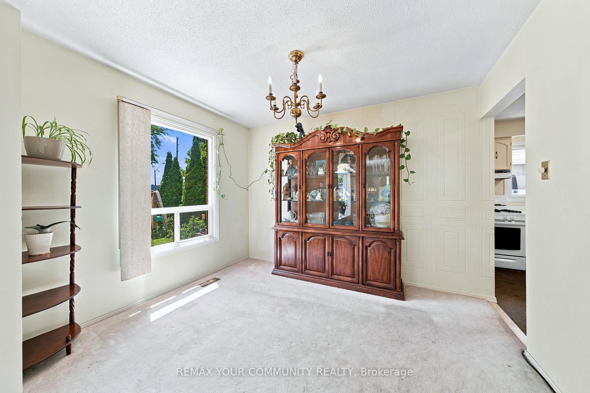 Photo 11 of 37 Longbow Square, Scarborough, Steeles — HOMEH
