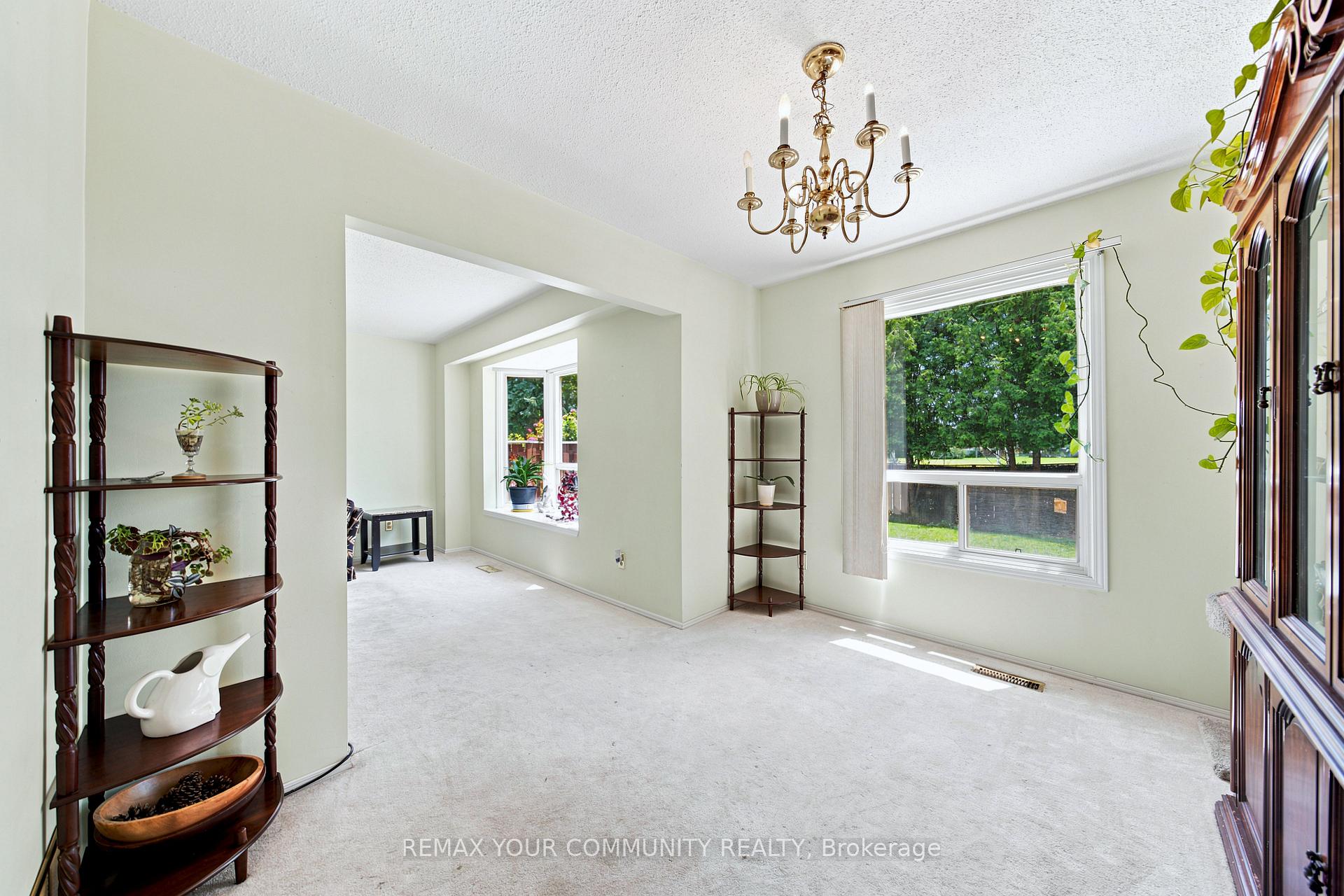 Photo 12 of 37 Longbow Square, Scarborough, Steeles — HOMEH