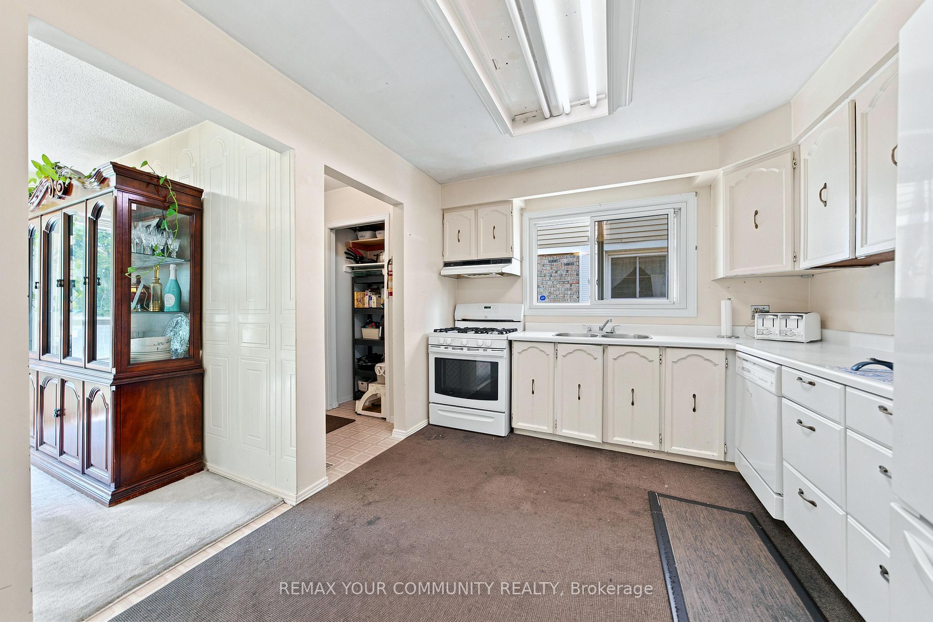 Photo 18 of 37 Longbow Square, Scarborough, Steeles — HOMEH
