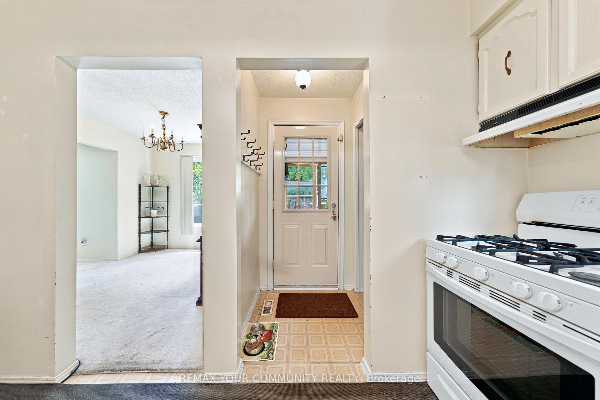 Photo 21 of 37 Longbow Square, Scarborough, Steeles — HOMEH