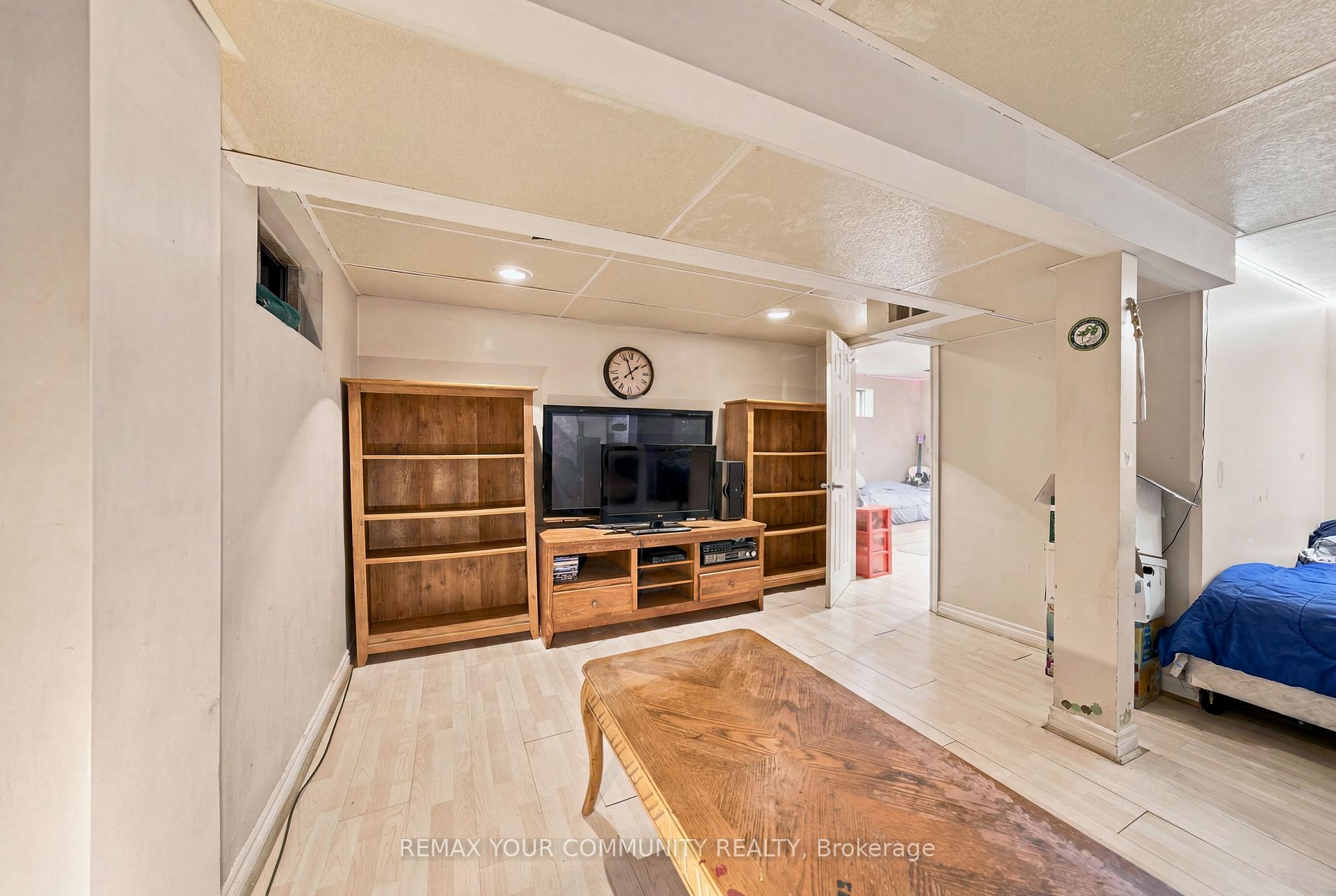 Photo 35 of 37 Longbow Square, Scarborough, Steeles — HOMEH