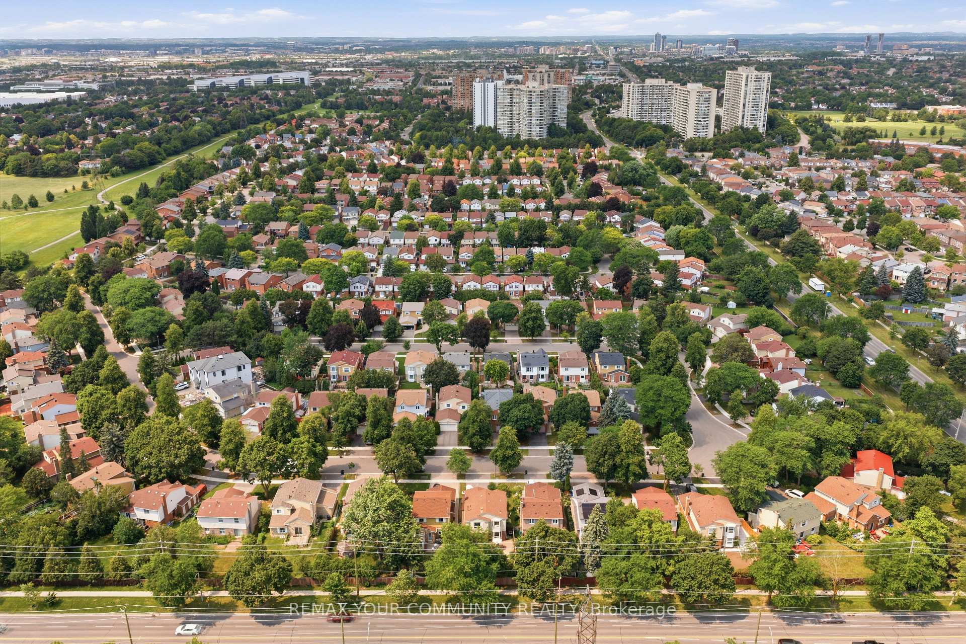 Photo 47 of 37 Longbow Square, Scarborough, Steeles — HOMEH