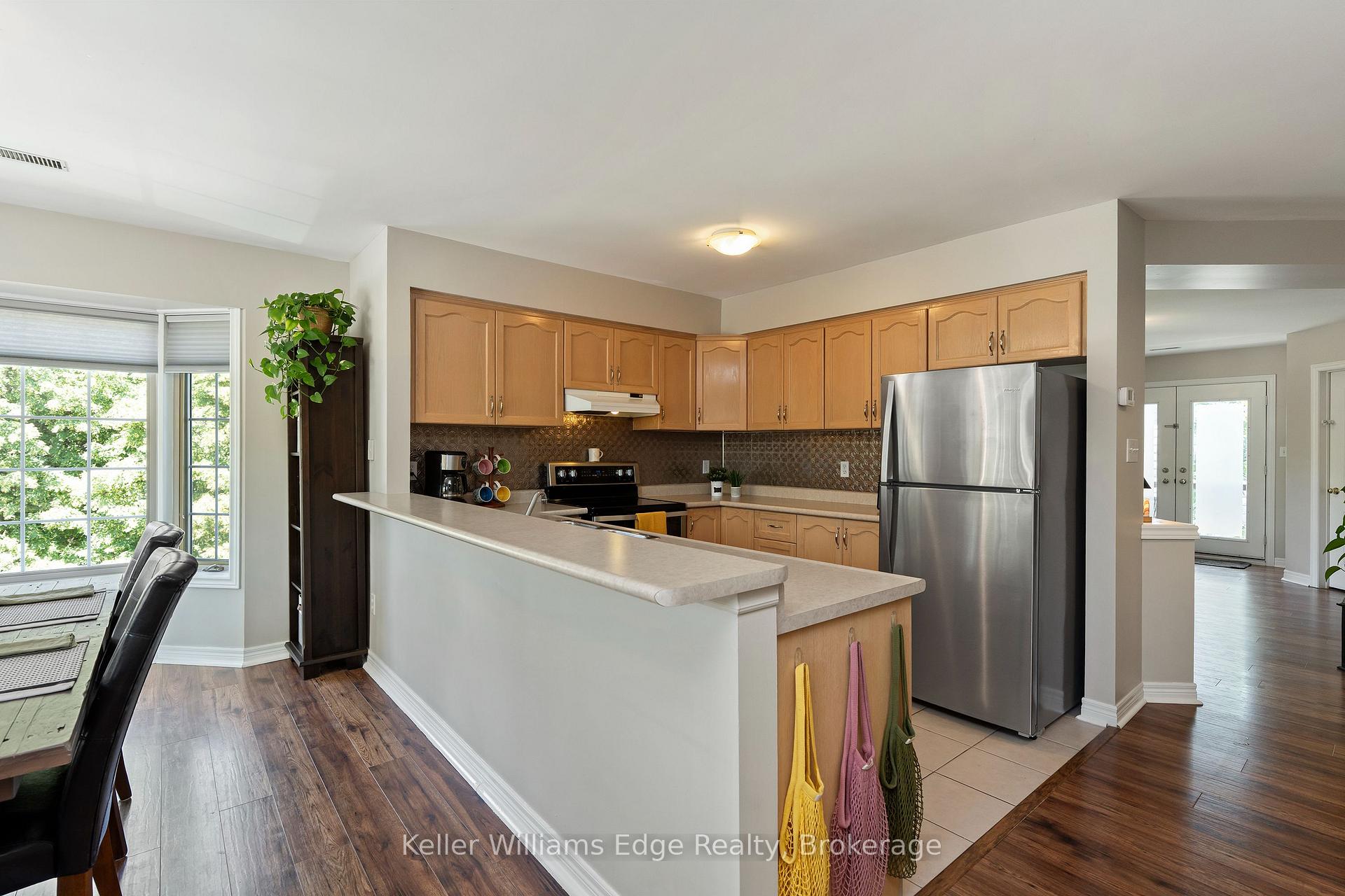Photo 4 of Unit 8, 705 Cumberland Avenue, Burlington, Roseland — HOMEH