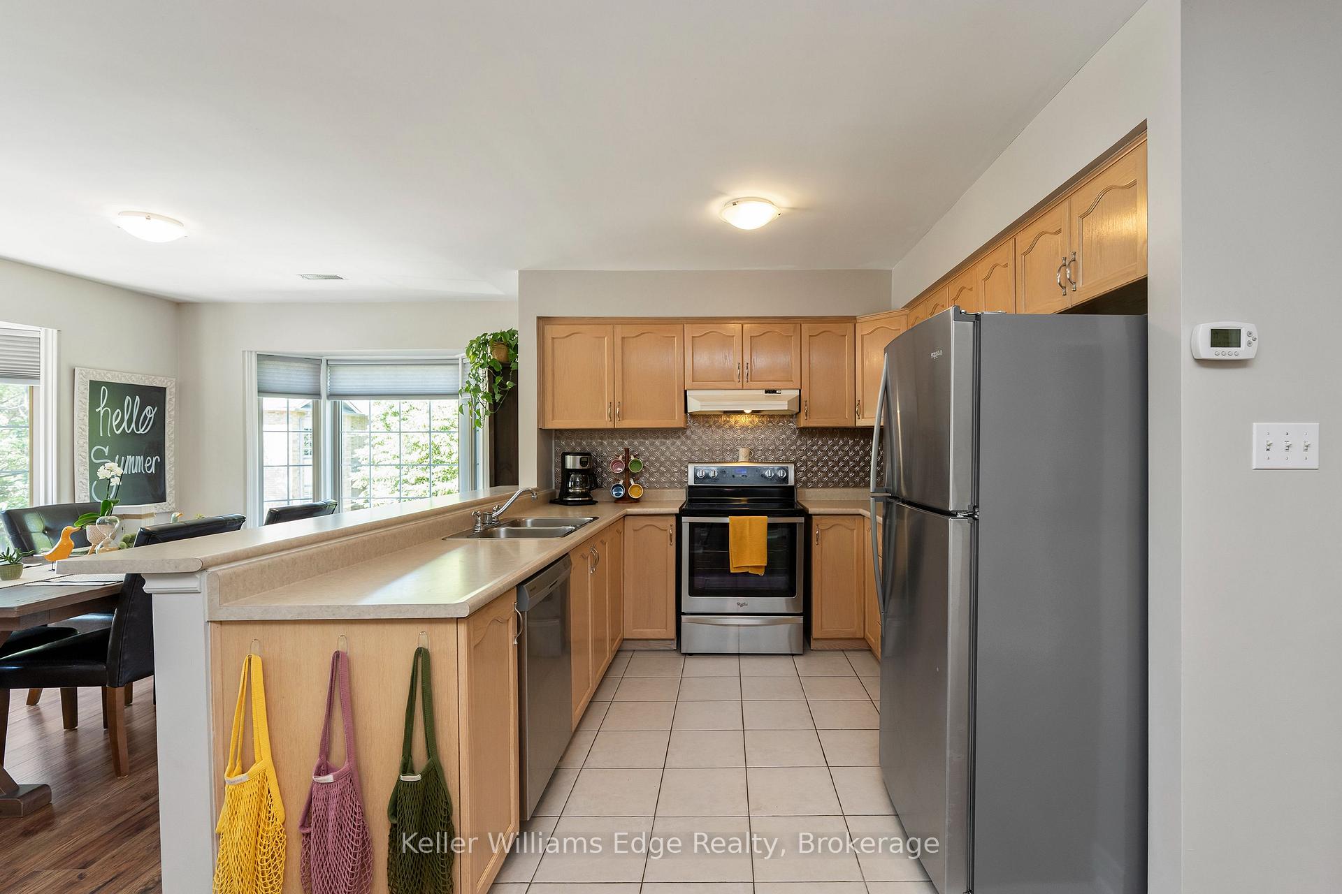 Photo 5 of Unit 8, 705 Cumberland Avenue, Burlington, Roseland — HOMEH
