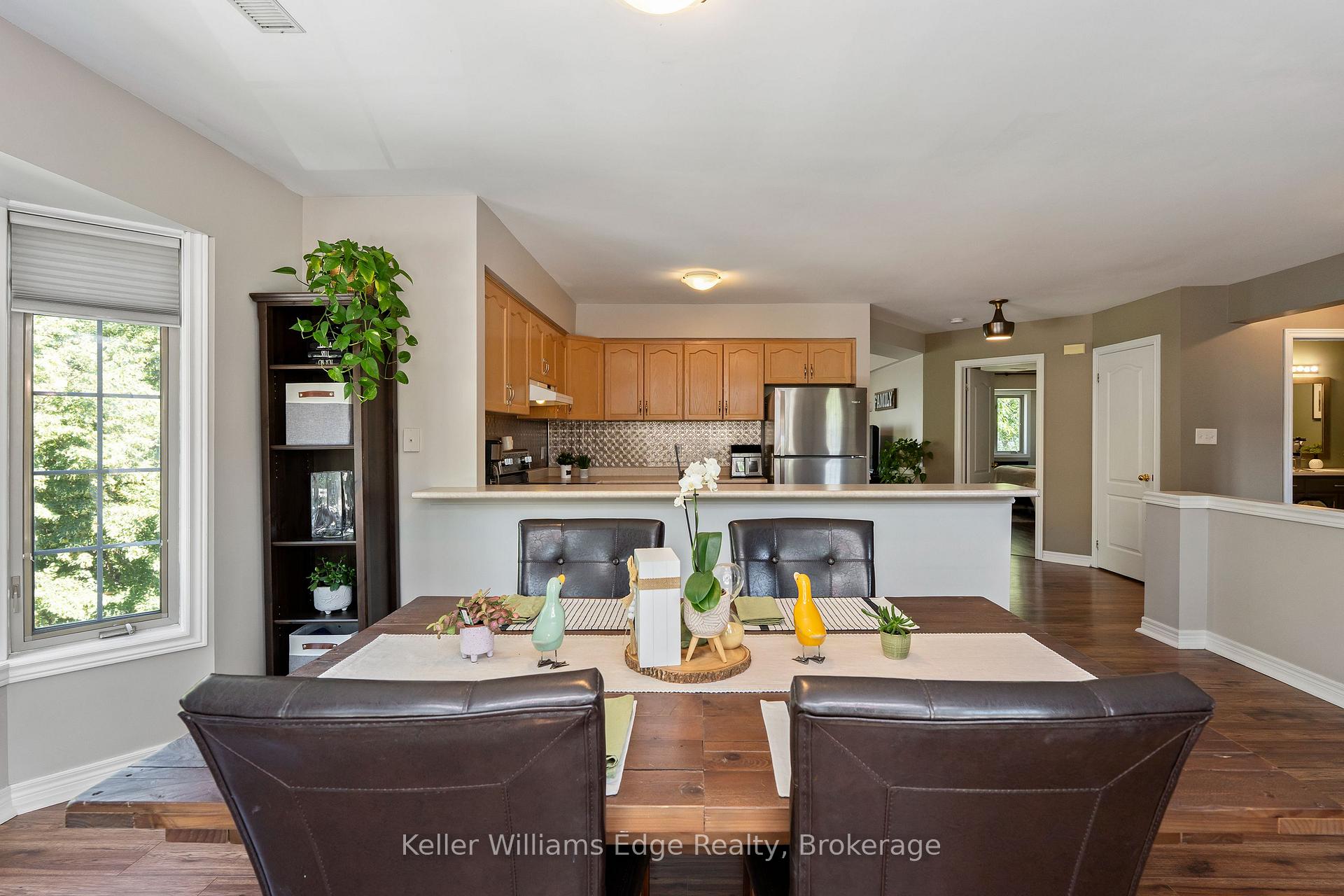 Photo 11 of Unit 8, 705 Cumberland Avenue, Burlington, Roseland — HOMEH