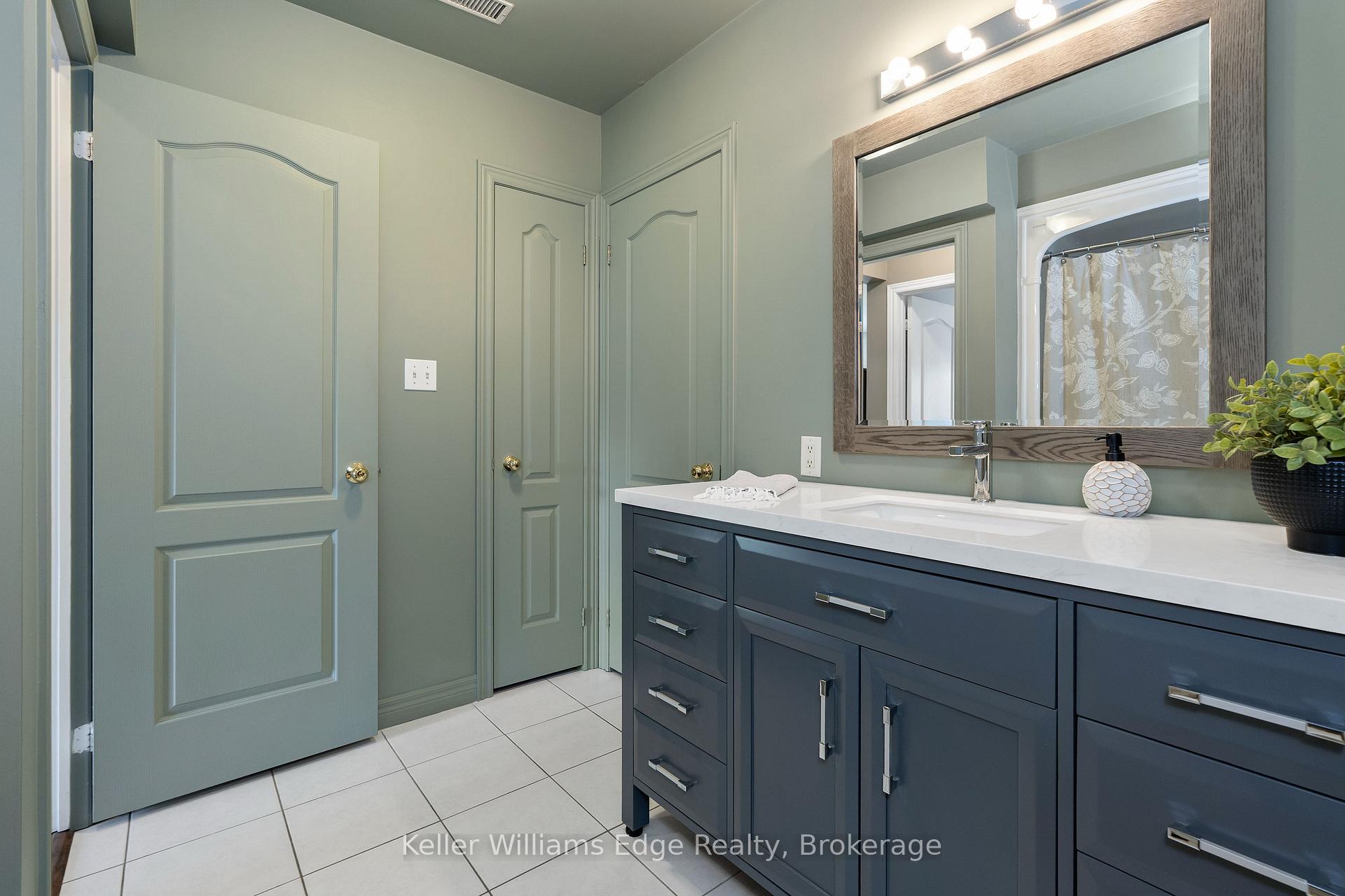 Photo 29 of Unit 8, 705 Cumberland Avenue, Burlington, Roseland — HOMEH