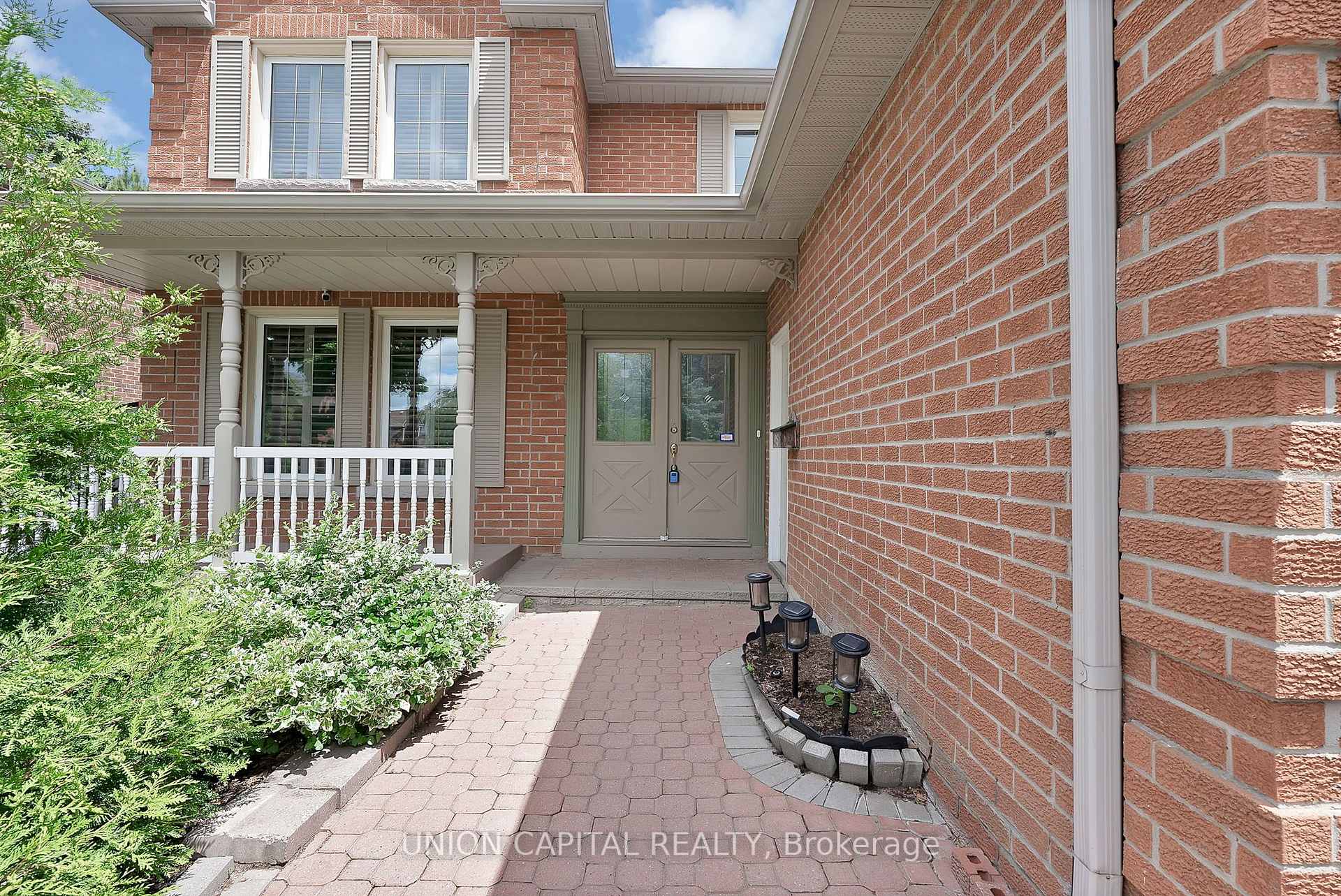 Photo 2 of 35 Mccarty Crescent, Markham, Markham Village — HOMEH