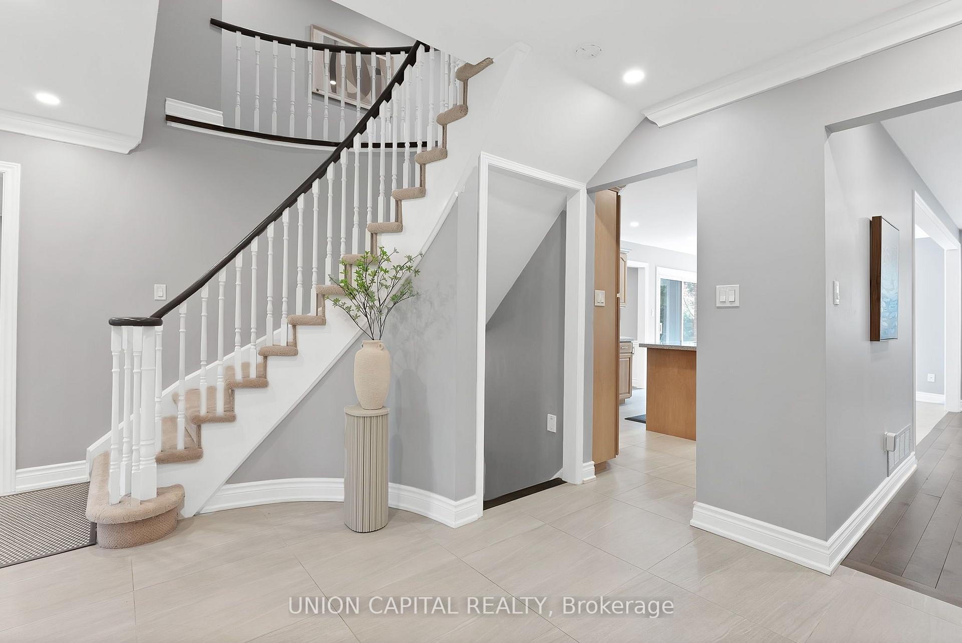 Photo 5 of 35 Mccarty Crescent, Markham, Markham Village — HOMEH