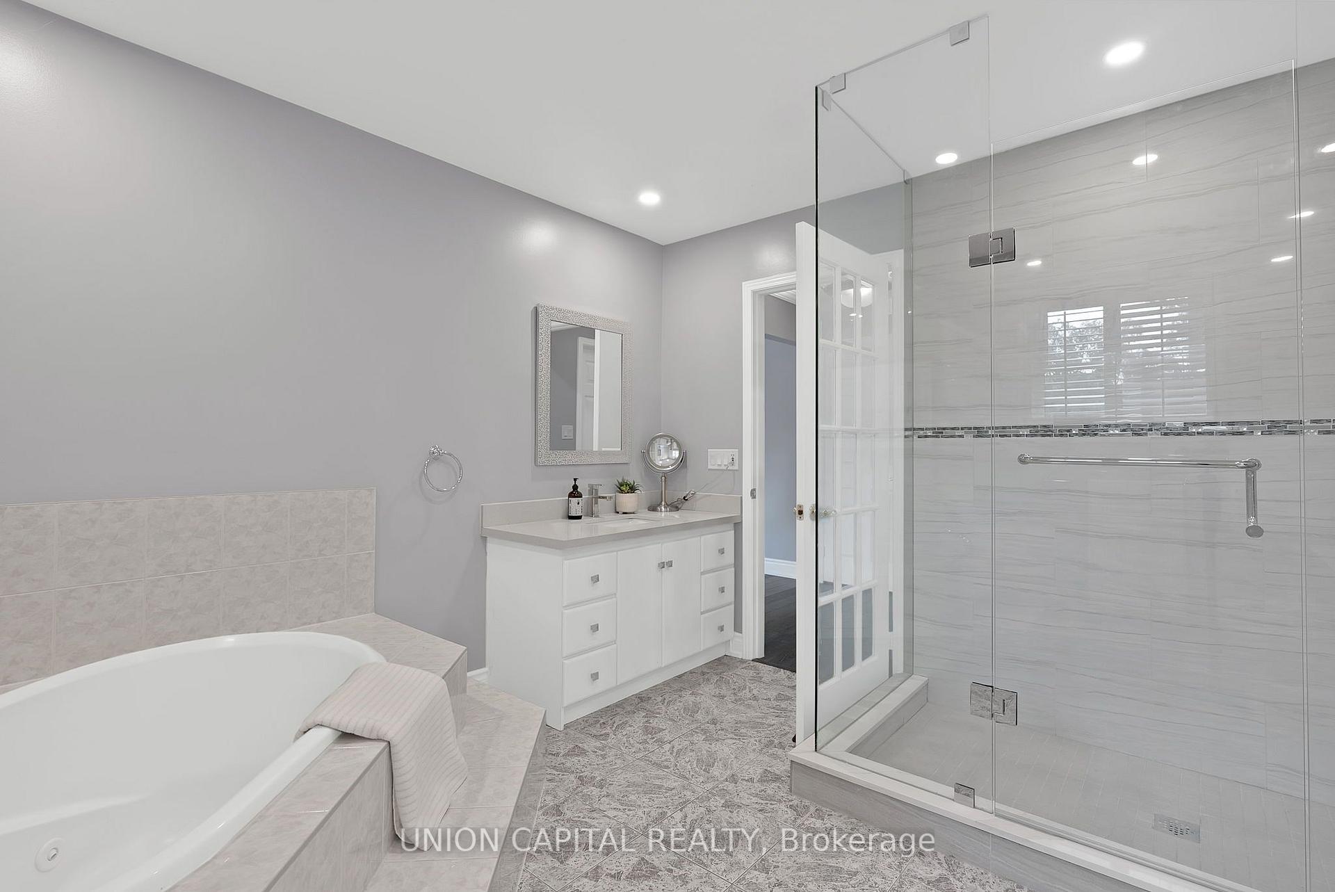 Photo 26 of 35 Mccarty Crescent, Markham, Markham Village — HOMEH