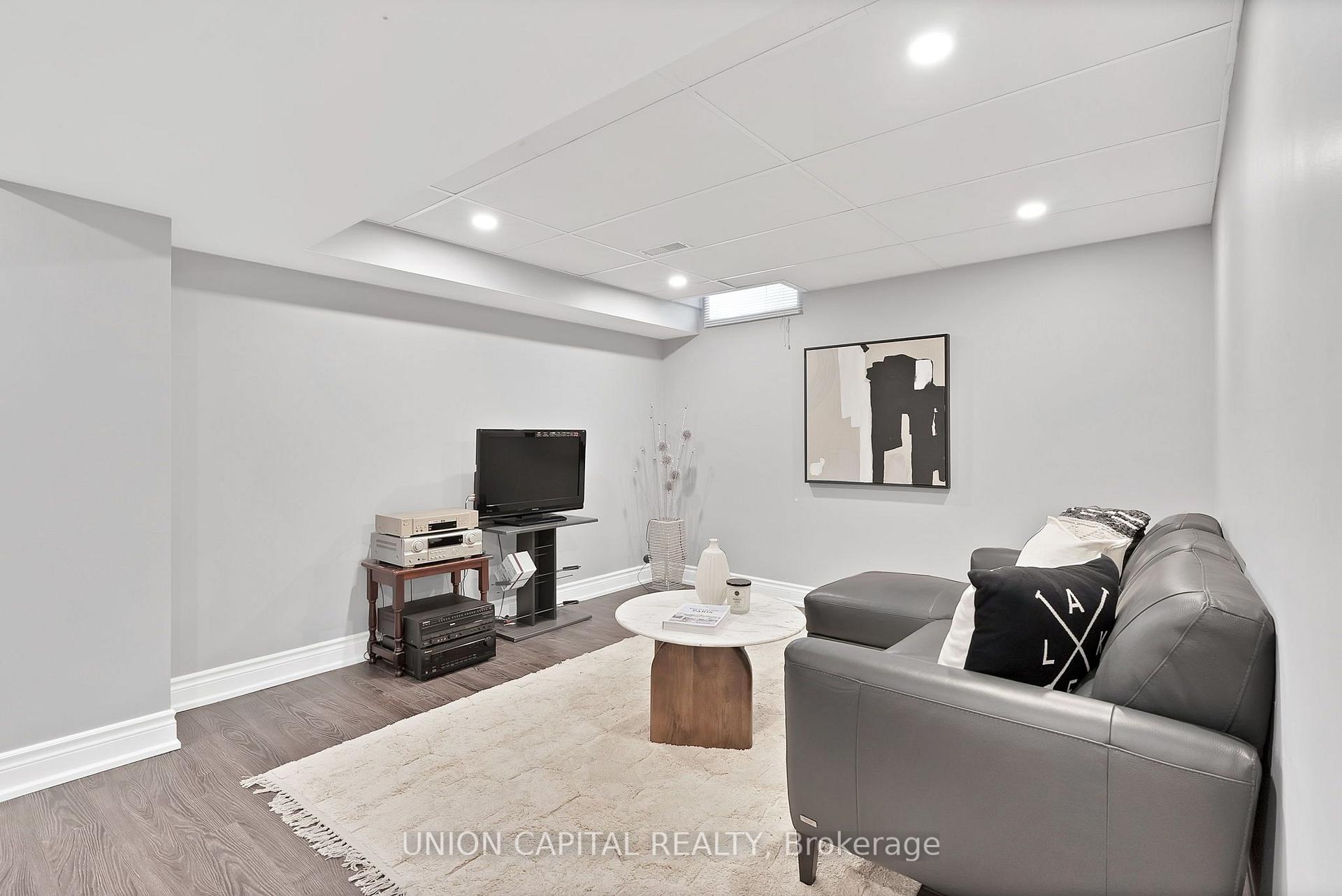 Photo 42 of 35 Mccarty Crescent, Markham, Markham Village — HOMEH