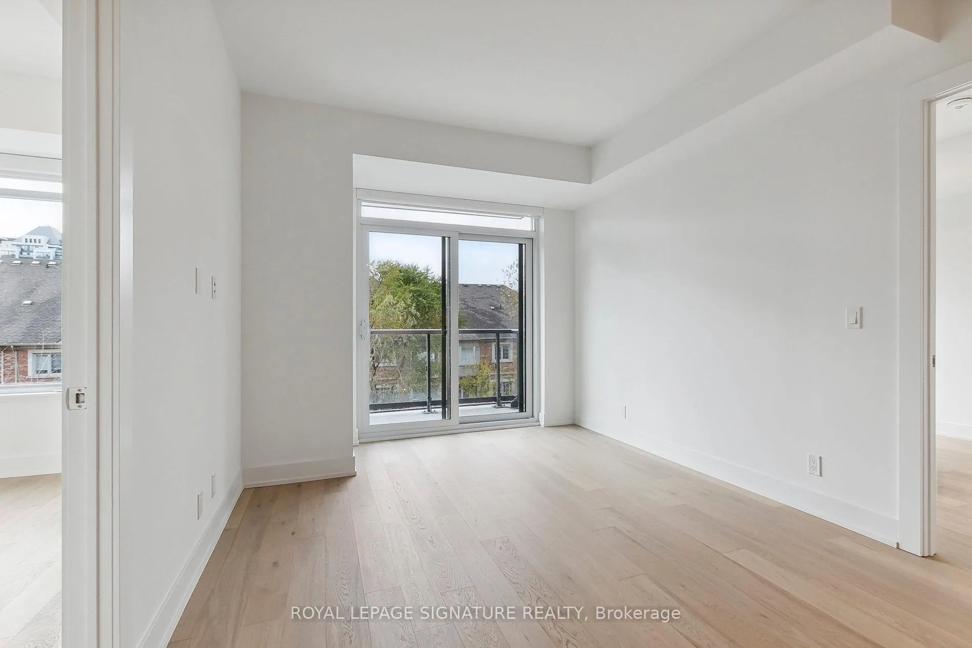 Photo 5 of Unit D-329, 8 Beverley Glen Boulevard, Vaughan, Beverley Glen — HOMEH