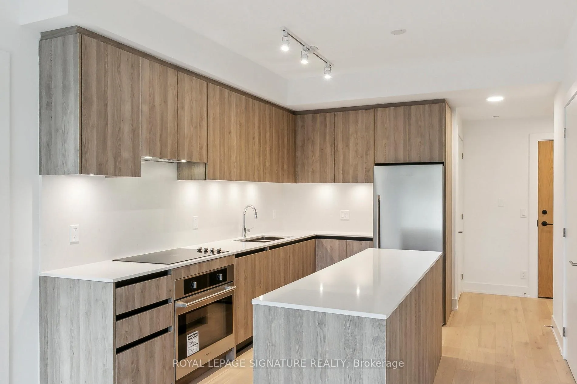 Photo 7 of Unit D-329, 8 Beverley Glen Boulevard, Vaughan, Beverley Glen — HOMEH