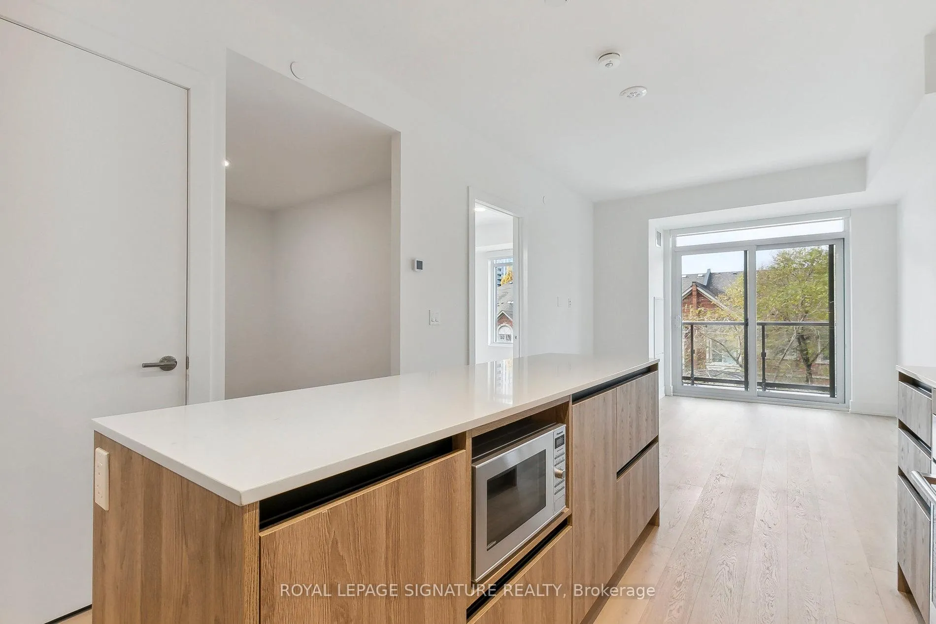 Photo 11 of Unit D-329, 8 Beverley Glen Boulevard, Vaughan, Beverley Glen — HOMEH