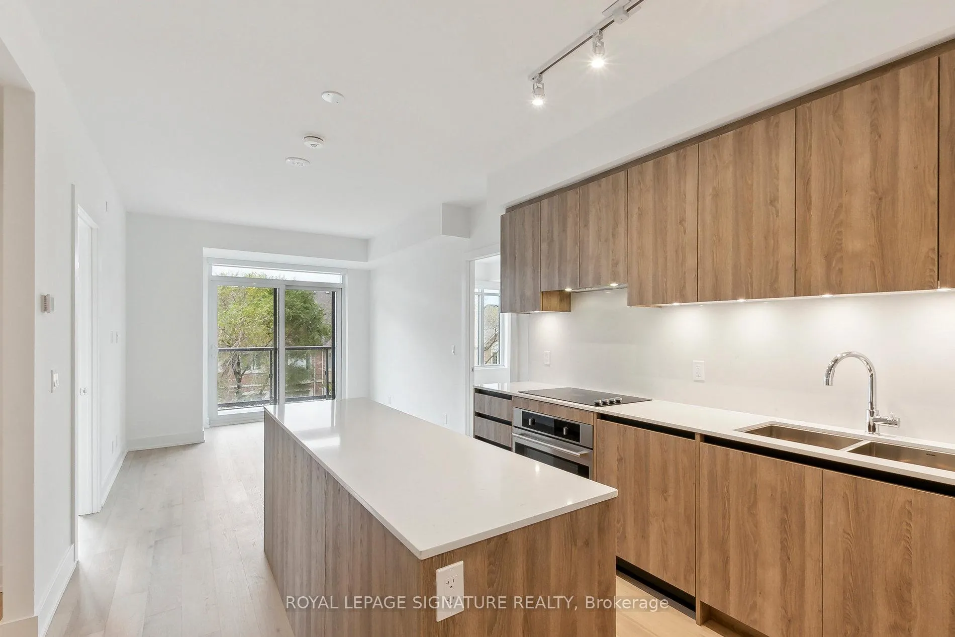 Photo 12 of Unit D-329, 8 Beverley Glen Boulevard, Vaughan, Beverley Glen — HOMEH