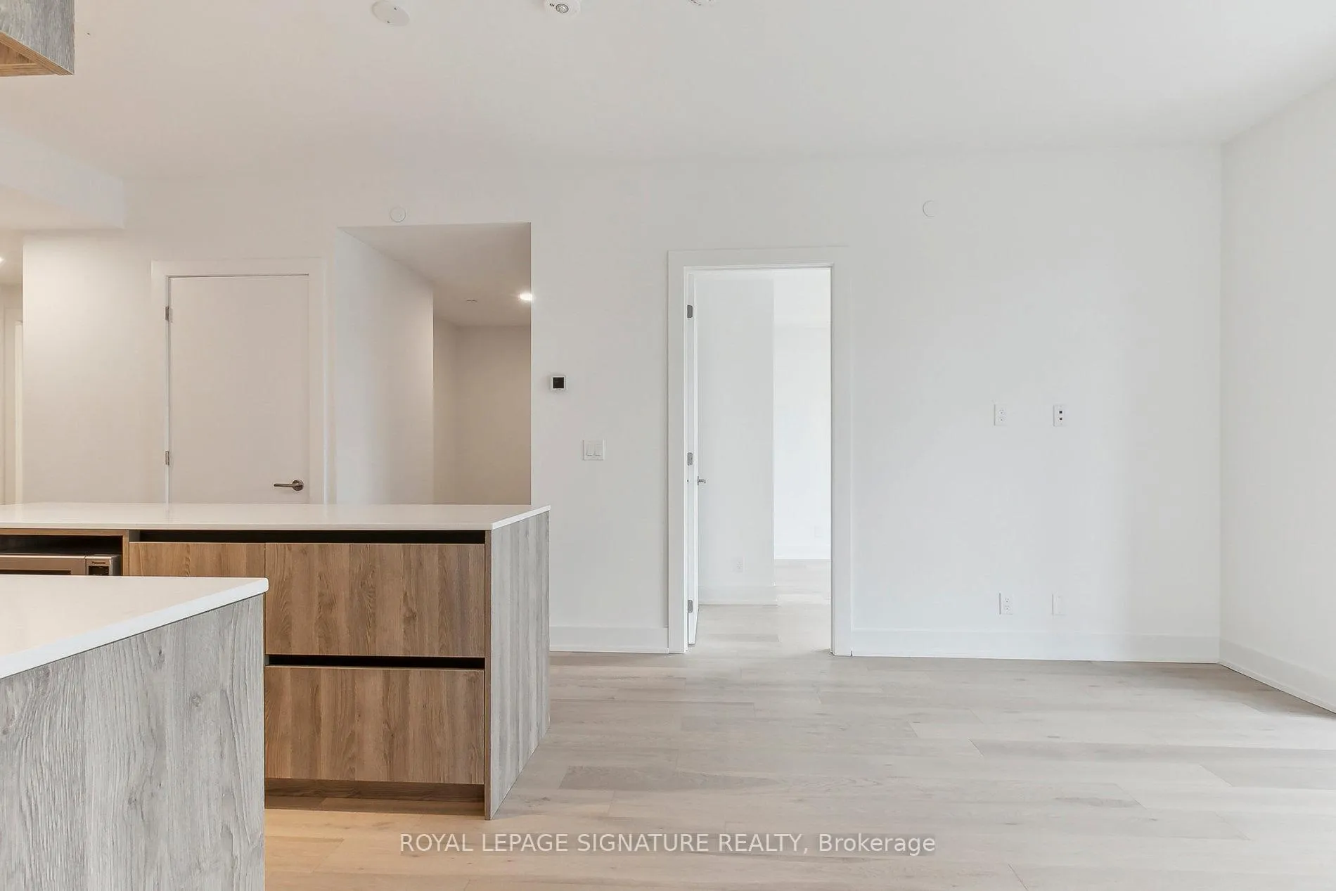 Photo 15 of Unit D-329, 8 Beverley Glen Boulevard, Vaughan, Beverley Glen — HOMEH