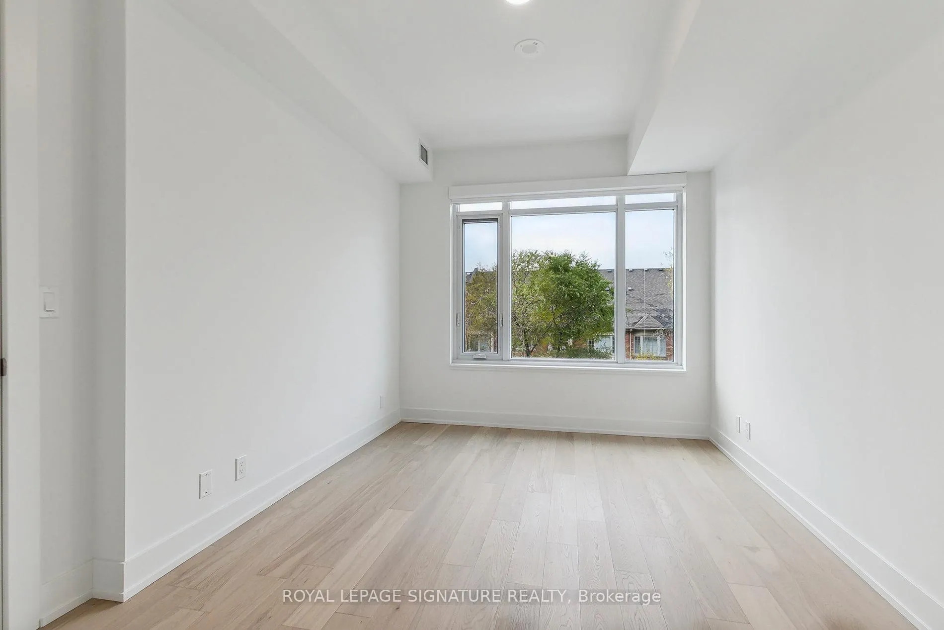 Photo 16 of Unit D-329, 8 Beverley Glen Boulevard, Vaughan, Beverley Glen — HOMEH