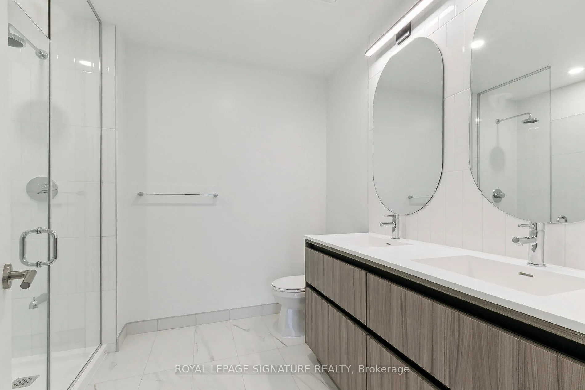 Photo 18 of Unit D-329, 8 Beverley Glen Boulevard, Vaughan, Beverley Glen — HOMEH