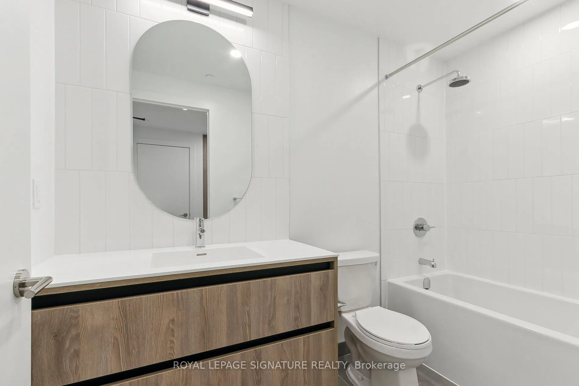 Photo 25 of Unit D-329, 8 Beverley Glen Boulevard, Vaughan, Beverley Glen — HOMEH