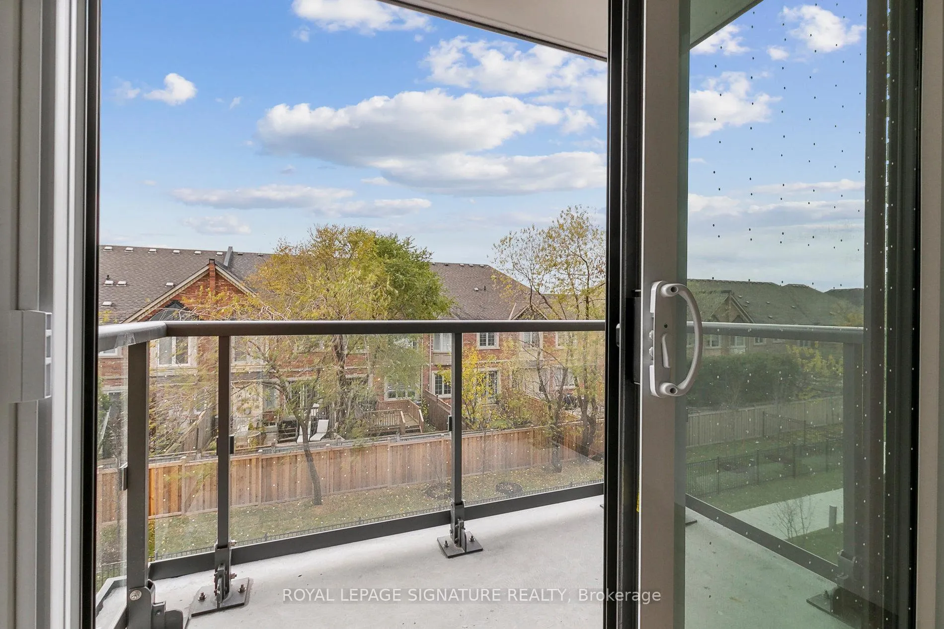 Photo 33 of Unit D-329, 8 Beverley Glen Boulevard, Vaughan, Beverley Glen — HOMEH