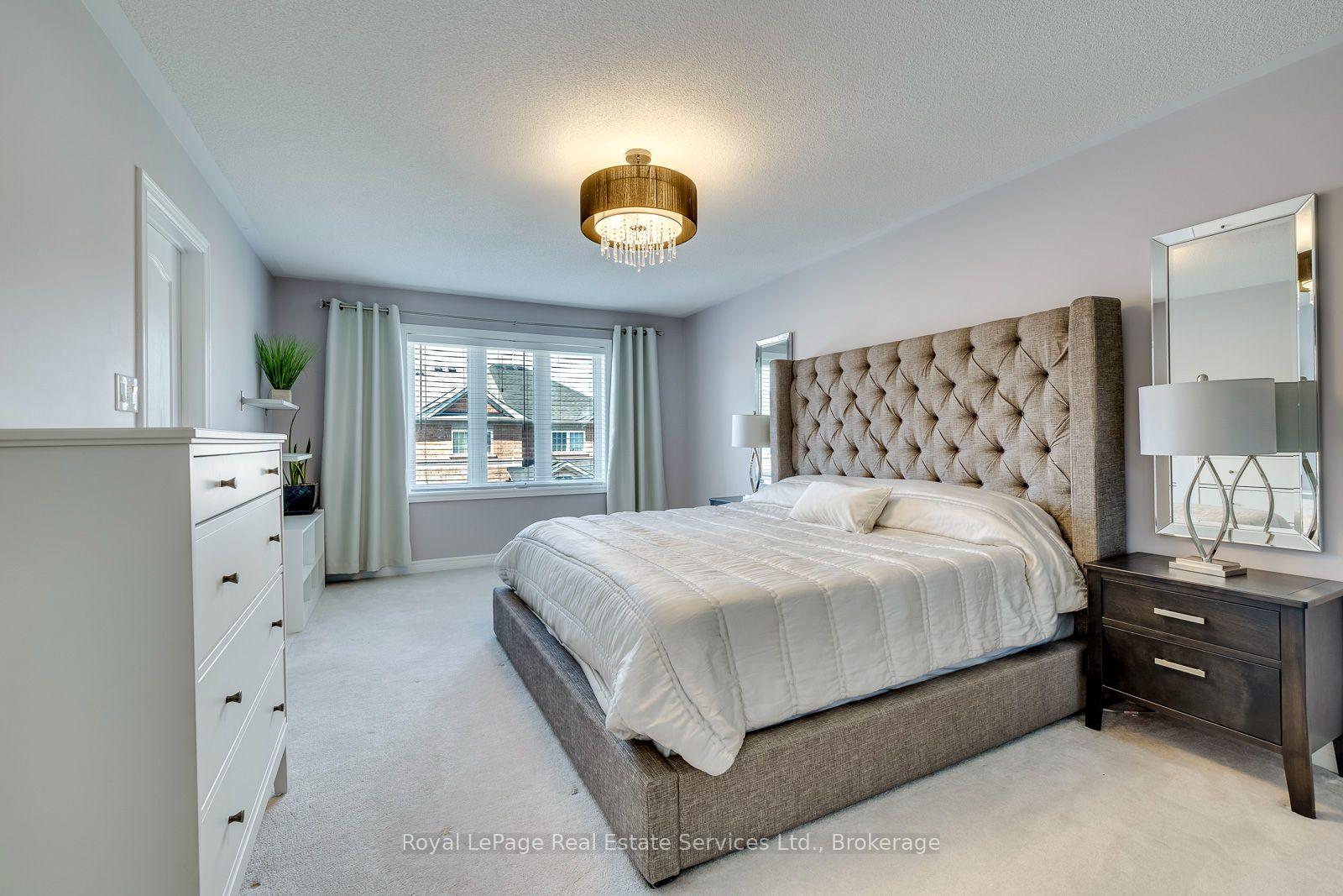 Photo 15 of 23 Diamond Leaf Lane, Halton Hills, Georgetown — HOMEH