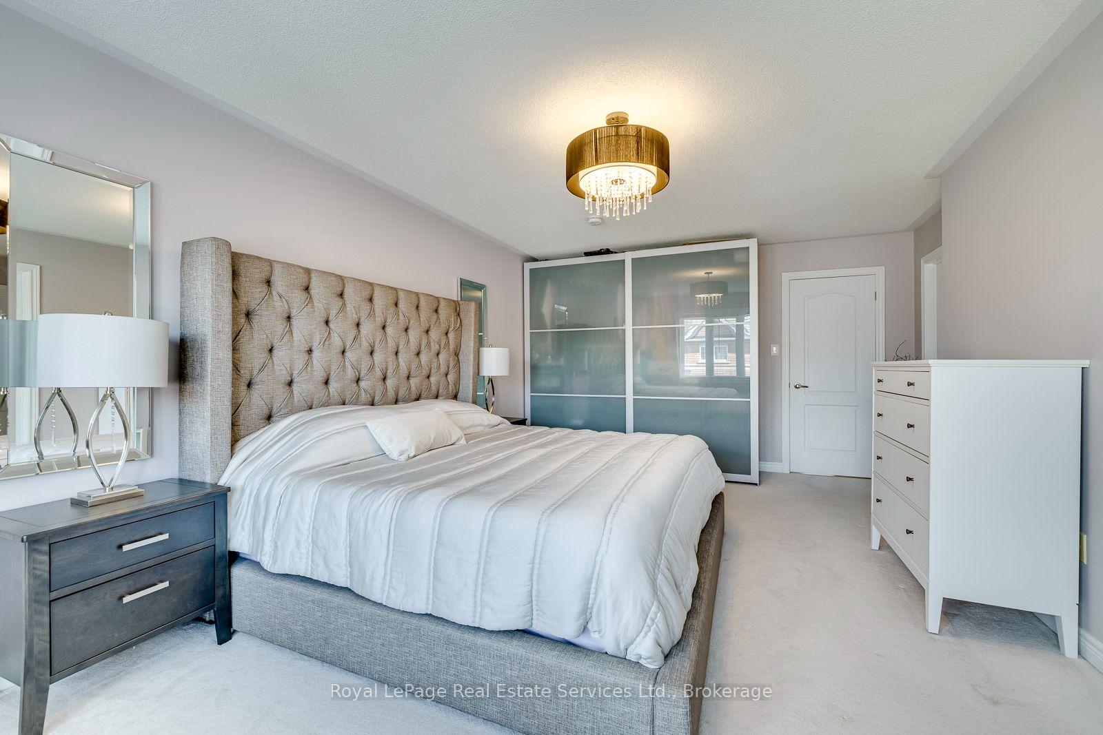 Photo 16 of 23 Diamond Leaf Lane, Halton Hills, Georgetown — HOMEH