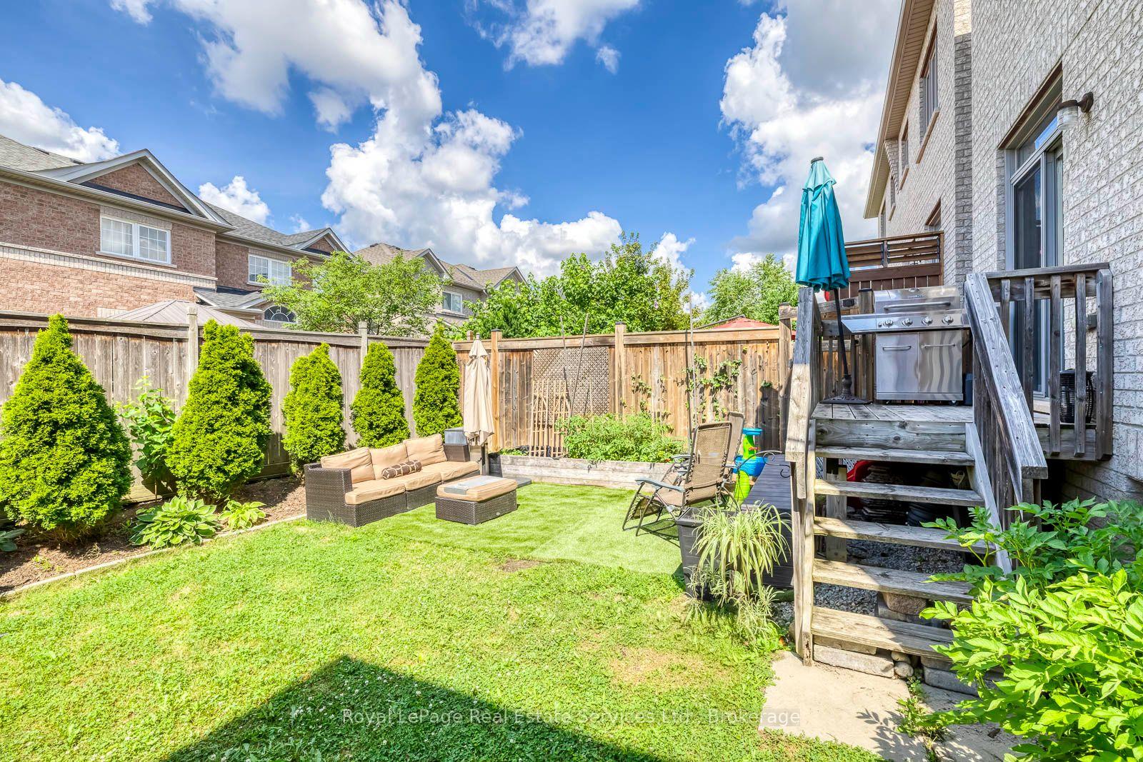 Photo 25 of 23 Diamond Leaf Lane, Halton Hills, Georgetown — HOMEH