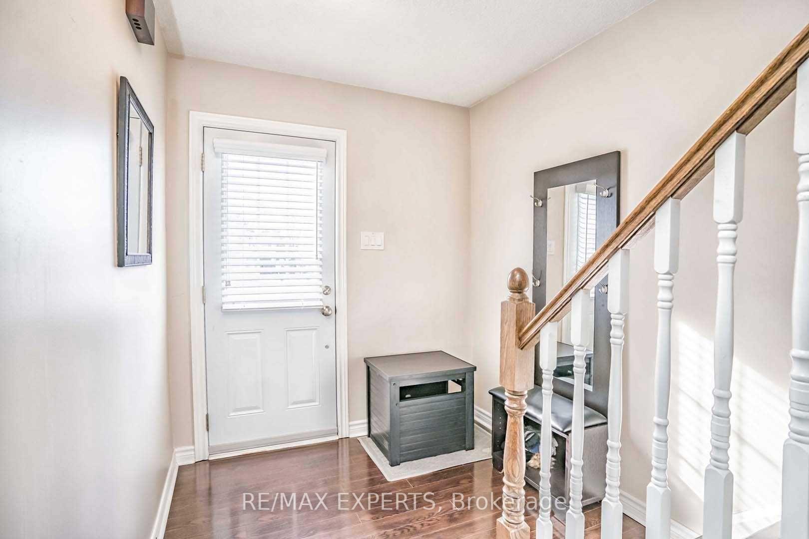Photo 3 of 101 Morley Crescent, Brampton, Central Park — HOMEH