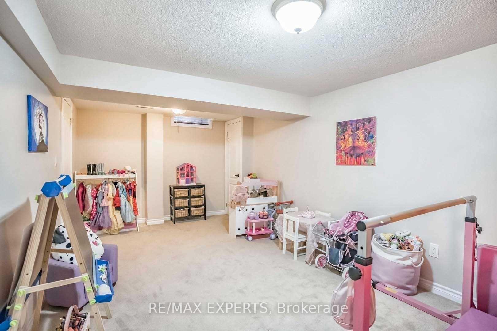 Photo 6 of 101 Morley Crescent, Brampton, Central Park — HOMEH