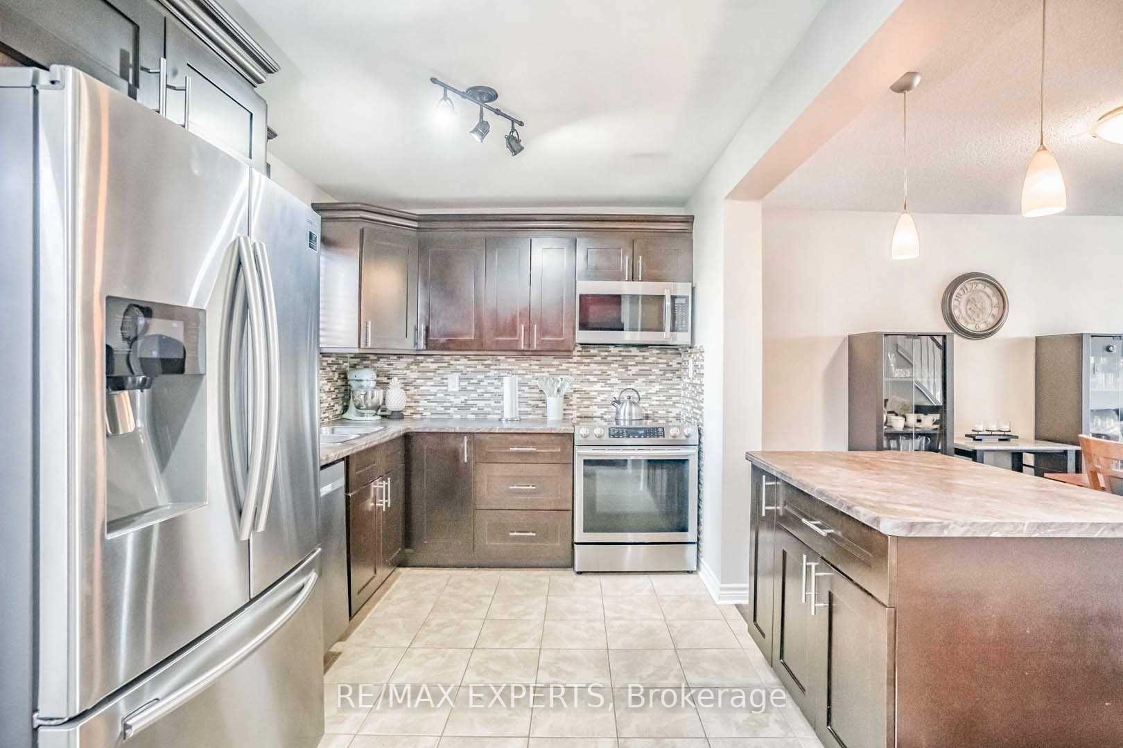 Photo 12 of 101 Morley Crescent, Brampton, Central Park — HOMEH