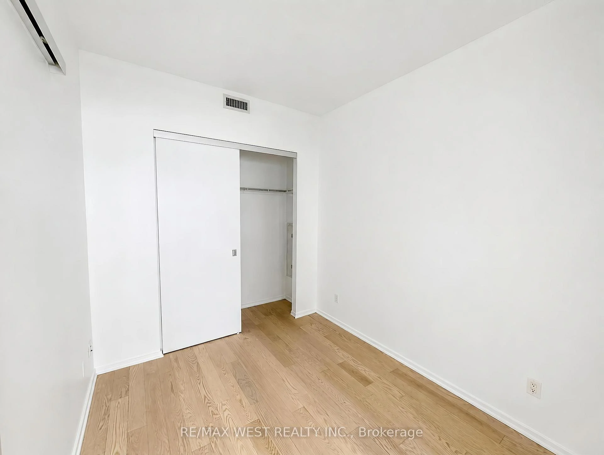 Photo 9 of Unit 802, 12 Bonnycastle Street, Toronto, Waterfront Communities — HOMEH