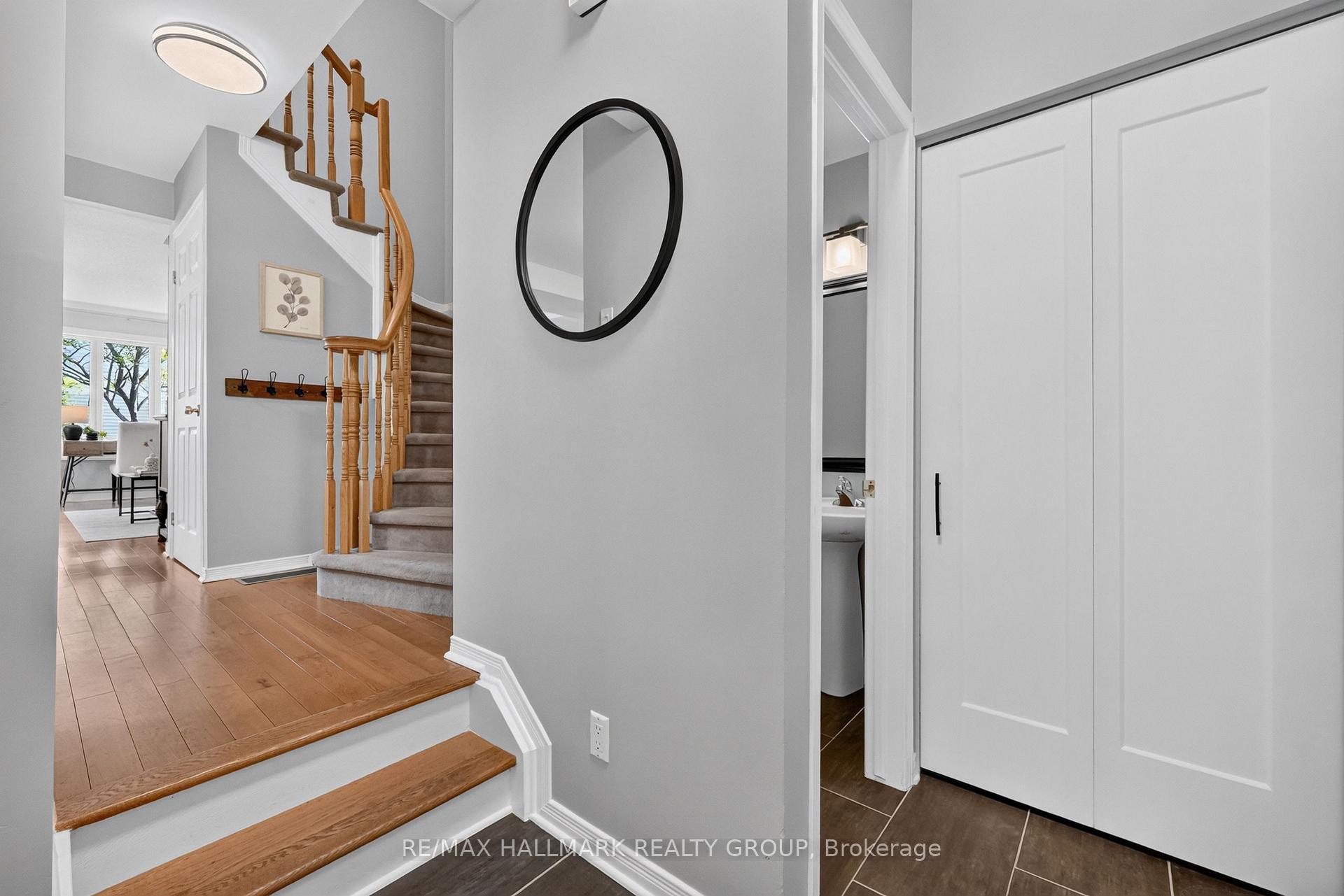Photo 3 of 433 Lawler Crescent, Ottawa, Chatelaine Village — HOMEH