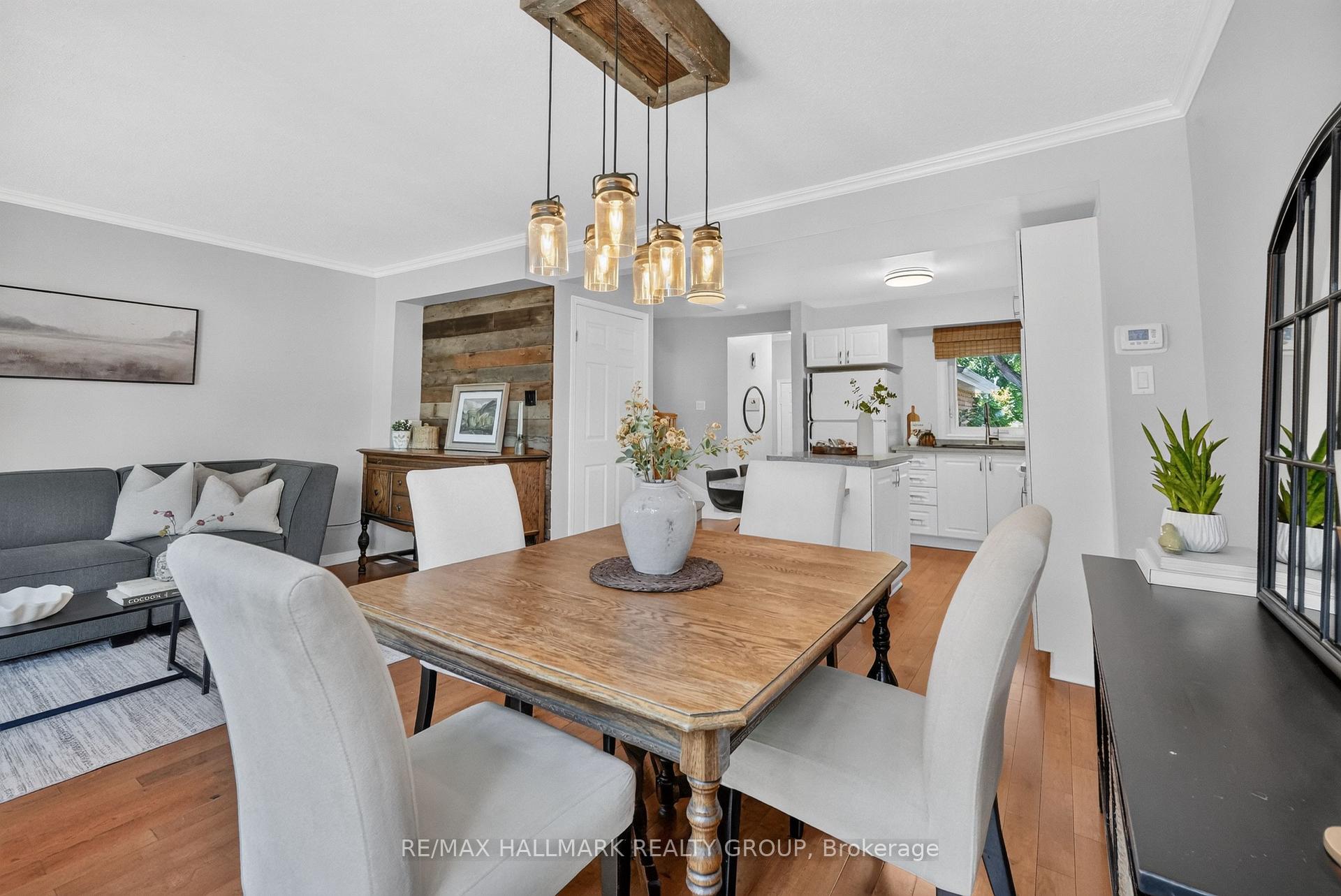 Photo 10 of 433 Lawler Crescent, Ottawa, Chatelaine Village — HOMEH