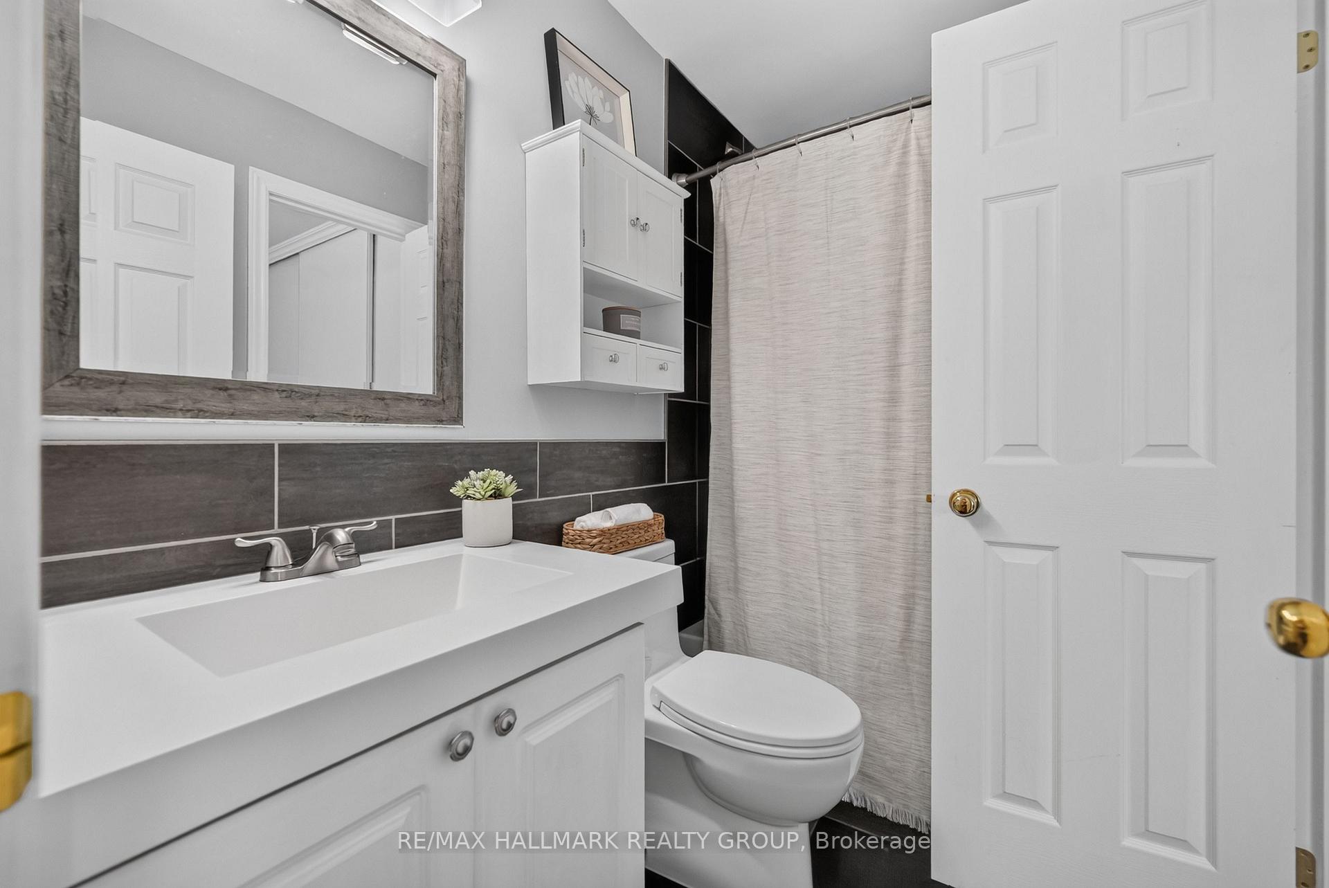 Photo 19 of 433 Lawler Crescent, Ottawa, Chatelaine Village — HOMEH