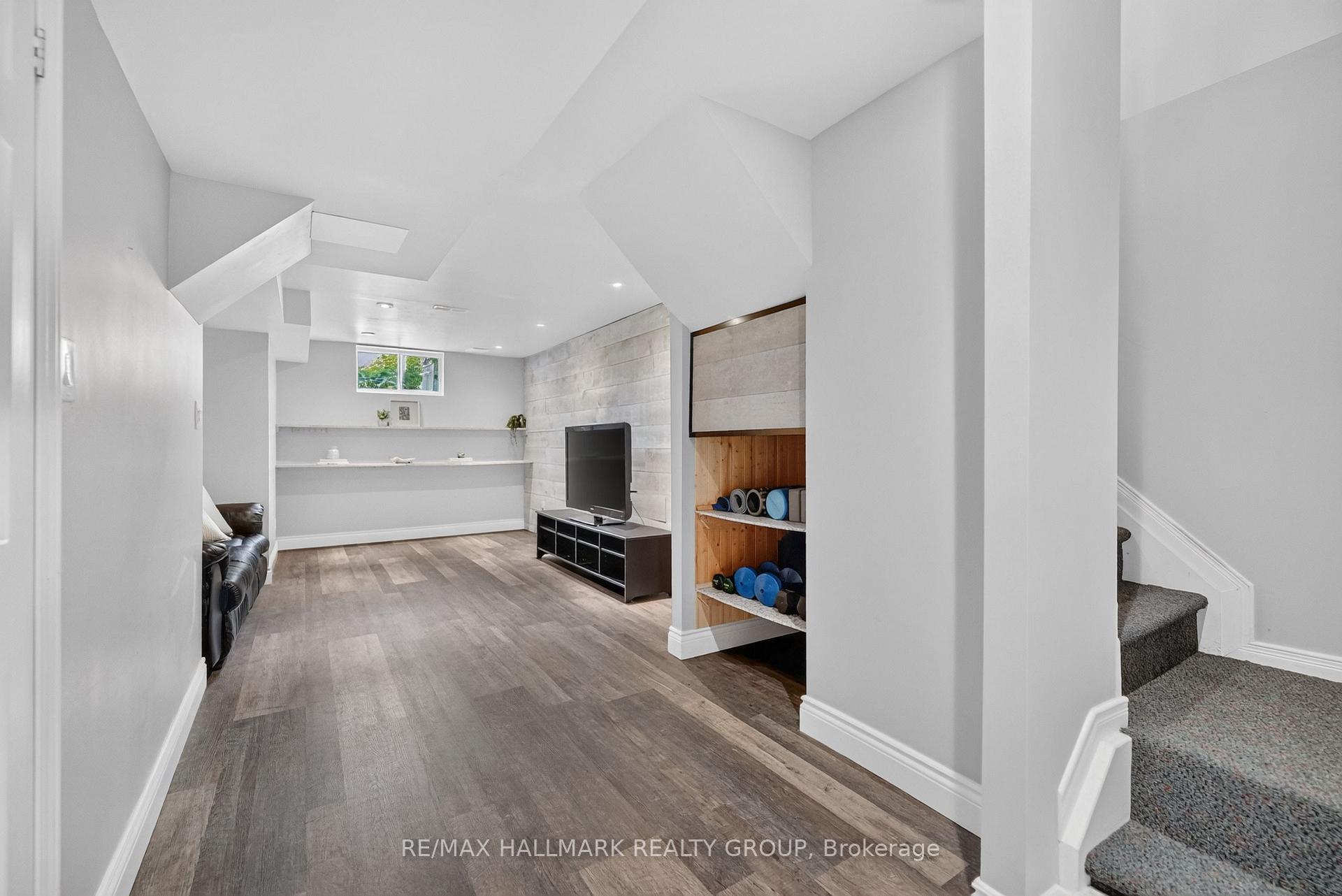 Photo 24 of 433 Lawler Crescent, Ottawa, Chatelaine Village — HOMEH