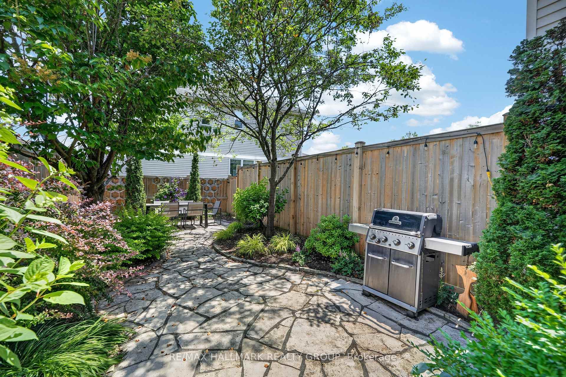 Photo 29 of 433 Lawler Crescent, Ottawa, Chatelaine Village — HOMEH