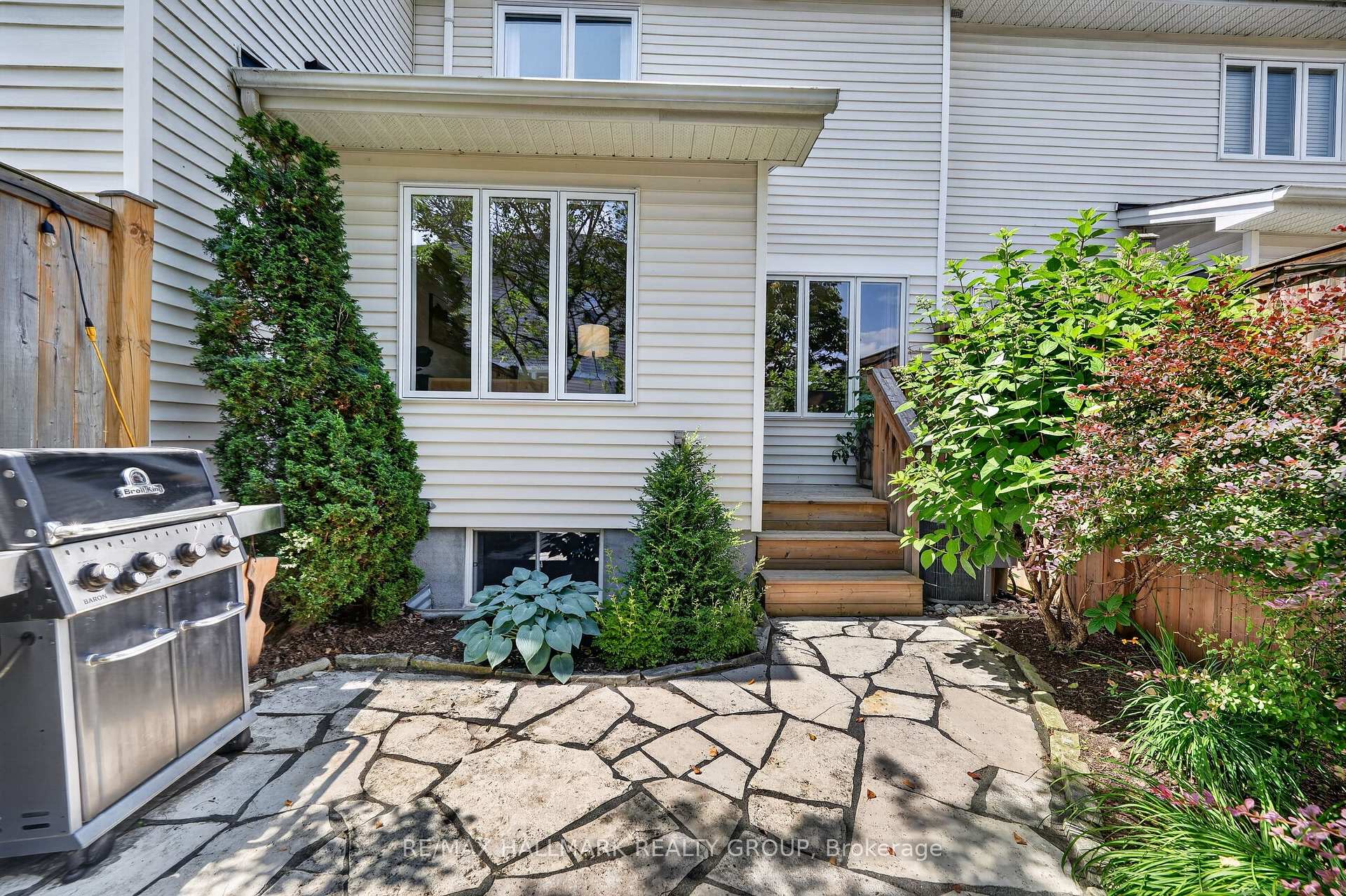 Photo 30 of 433 Lawler Crescent, Ottawa, Chatelaine Village — HOMEH