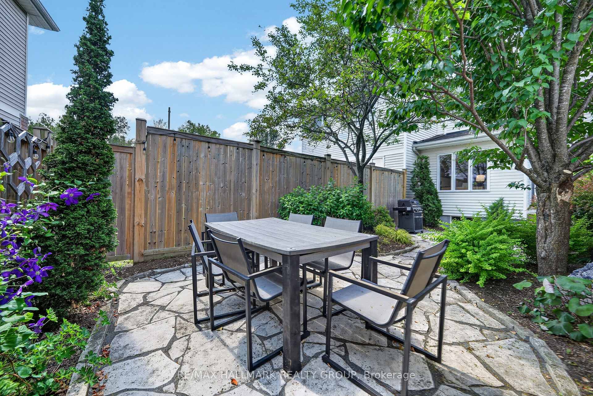 Photo 32 of 433 Lawler Crescent, Ottawa, Chatelaine Village — HOMEH