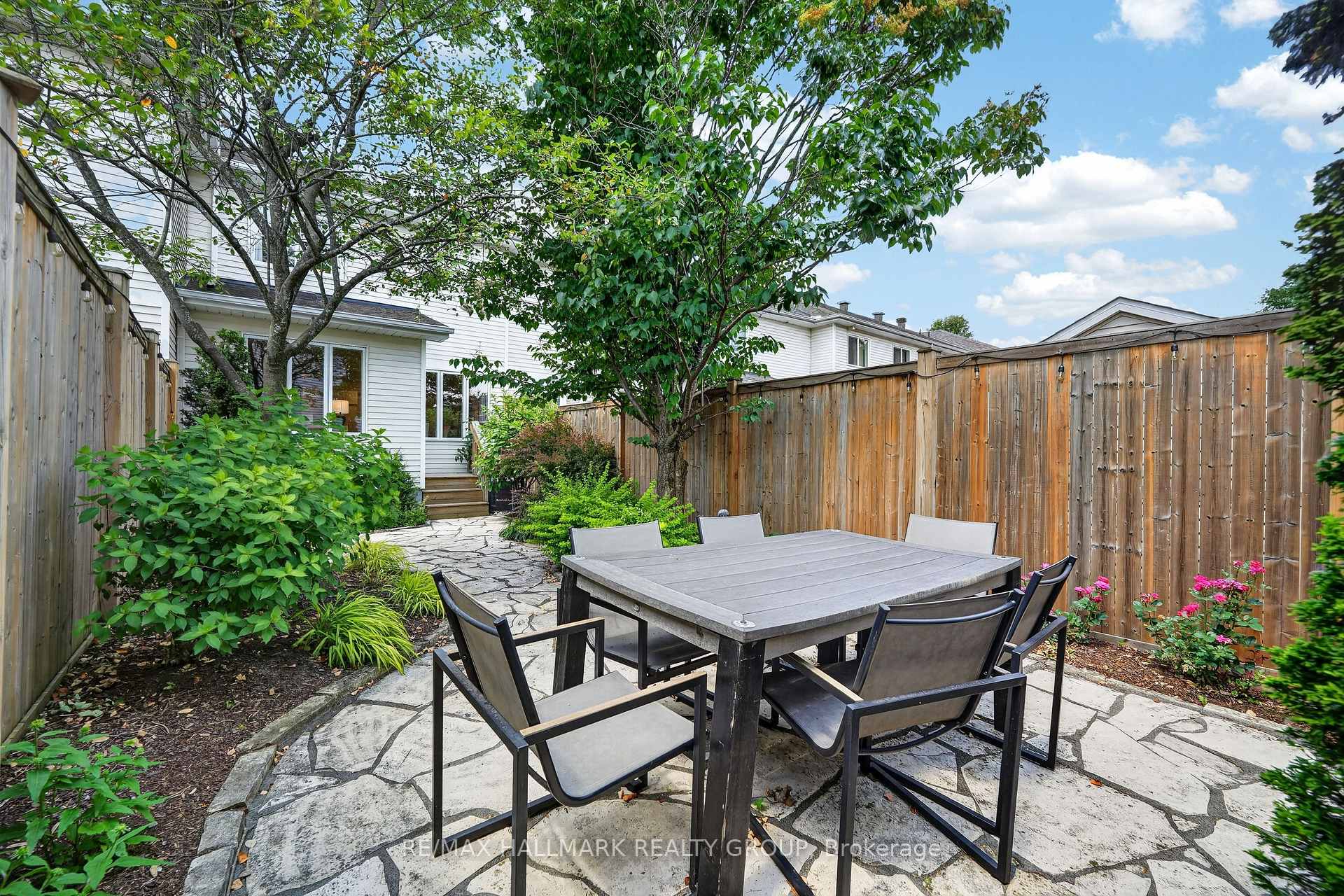 Photo 34 of 433 Lawler Crescent, Ottawa, Chatelaine Village — HOMEH