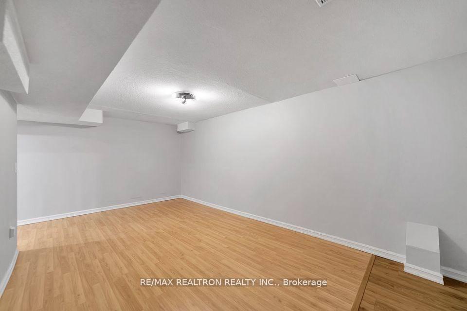 Photo 4 of Unit 2 Bed Basement, 28 Hartwell Way, Aurora, Bayview Northeast — HOMEH