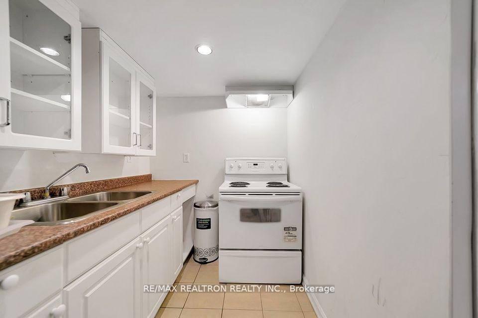 Photo 14 of Unit 2 Bed Basement, 28 Hartwell Way, Aurora, Bayview Northeast — HOMEH