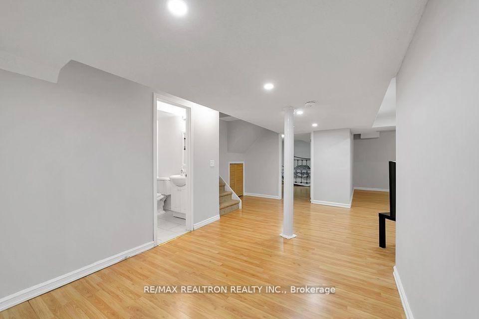 Photo 17 of Unit 2 Bed Basement, 28 Hartwell Way, Aurora, Bayview Northeast — HOMEH