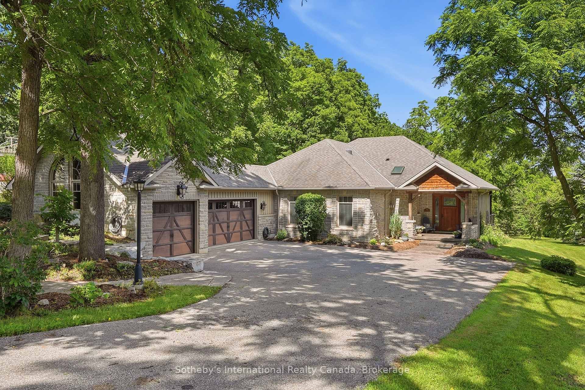 Photo of 265 West River Road