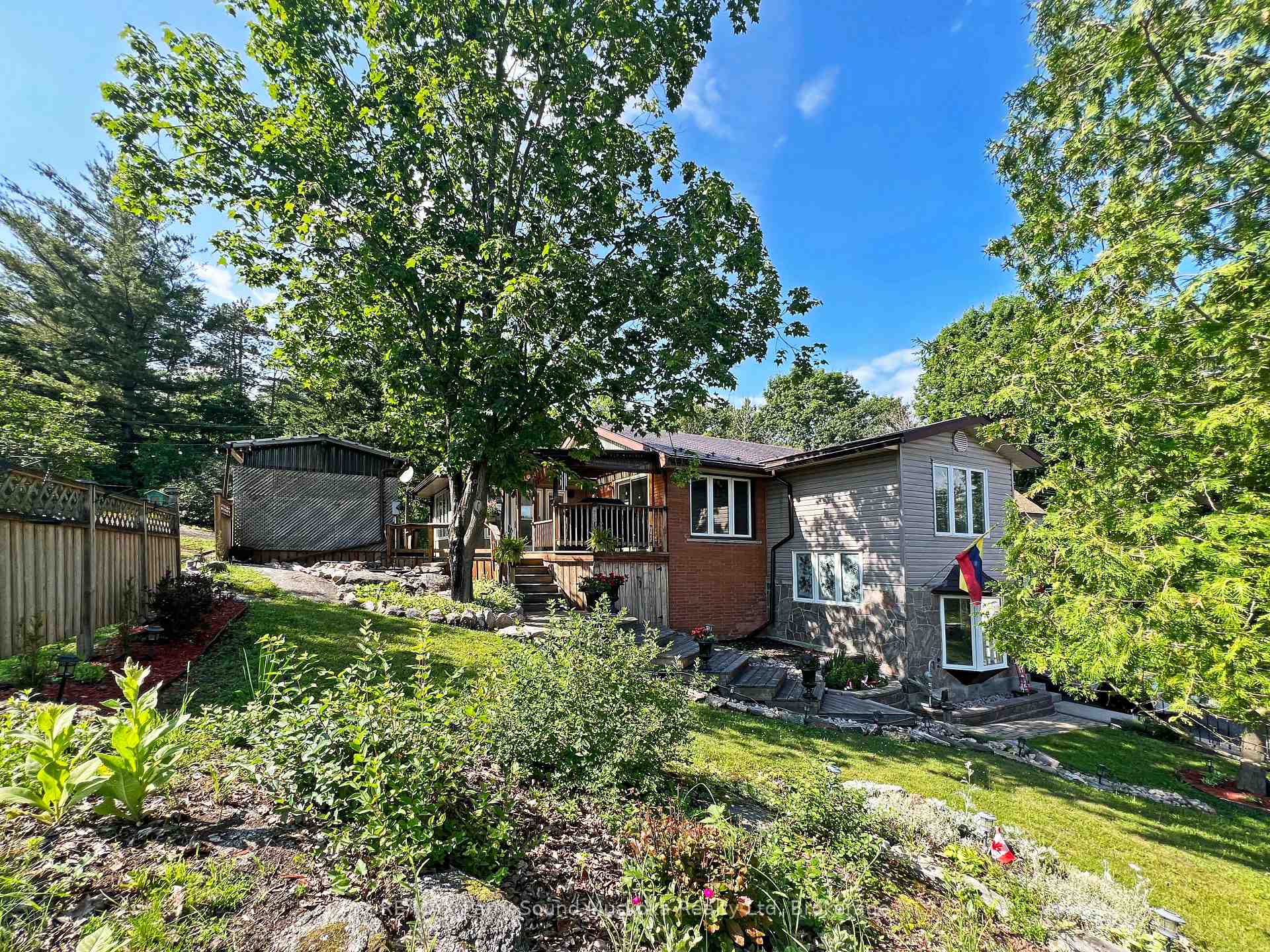 Photo 2 of 44 William Street, Parry Sound — HOMEH