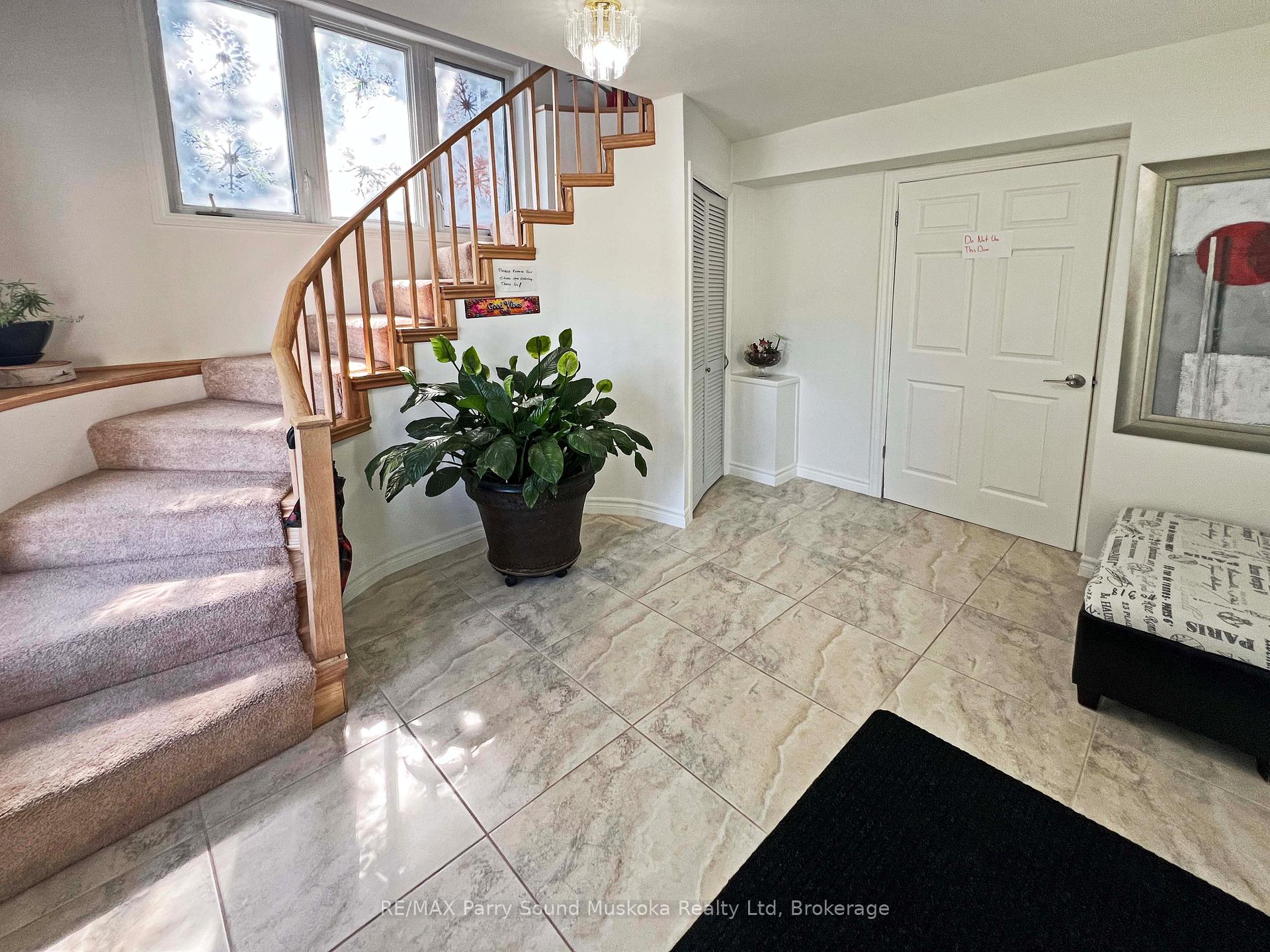 Photo 18 of 44 William Street, Parry Sound — HOMEH