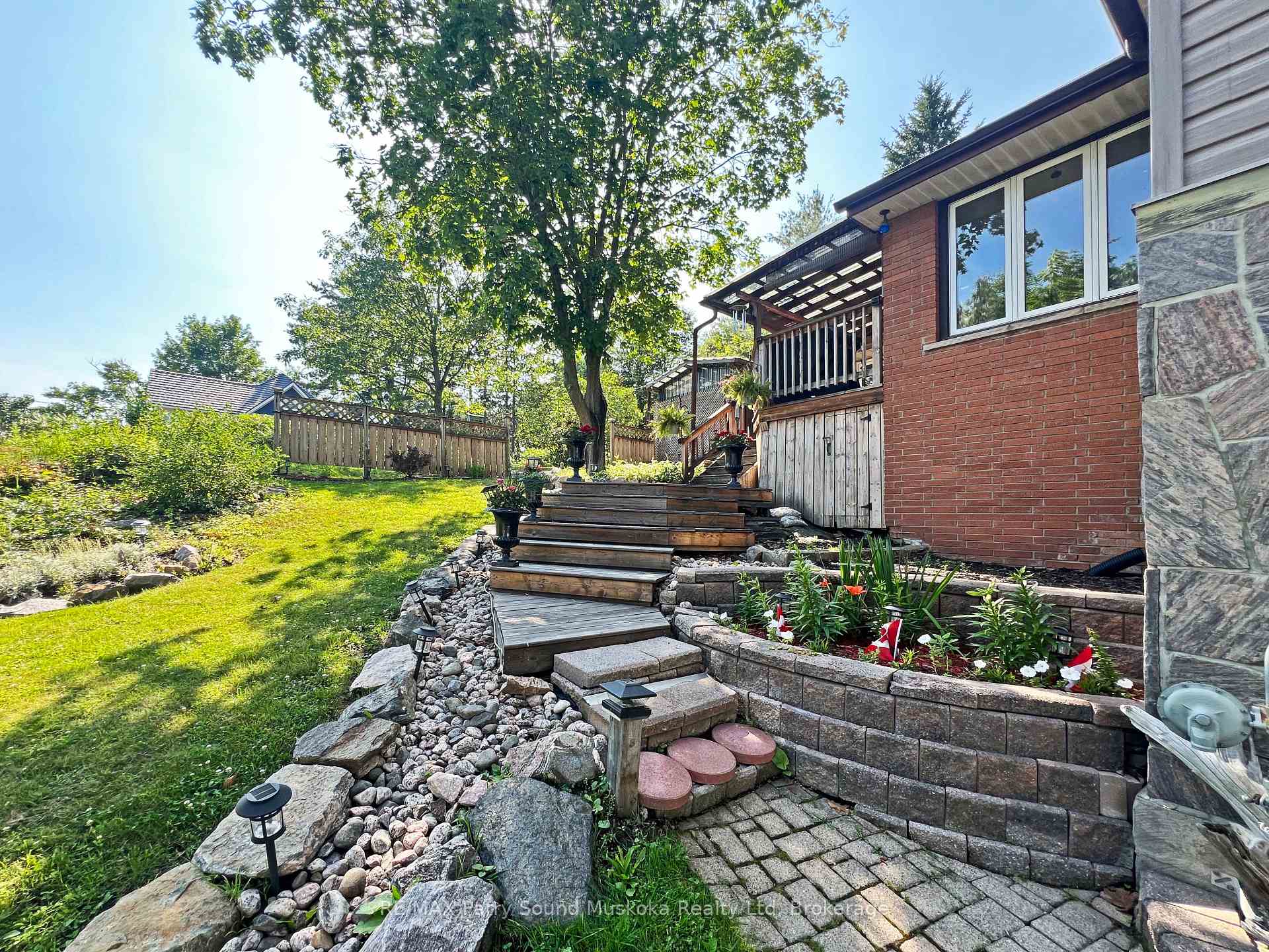 Photo 29 of 44 William Street, Parry Sound — HOMEH