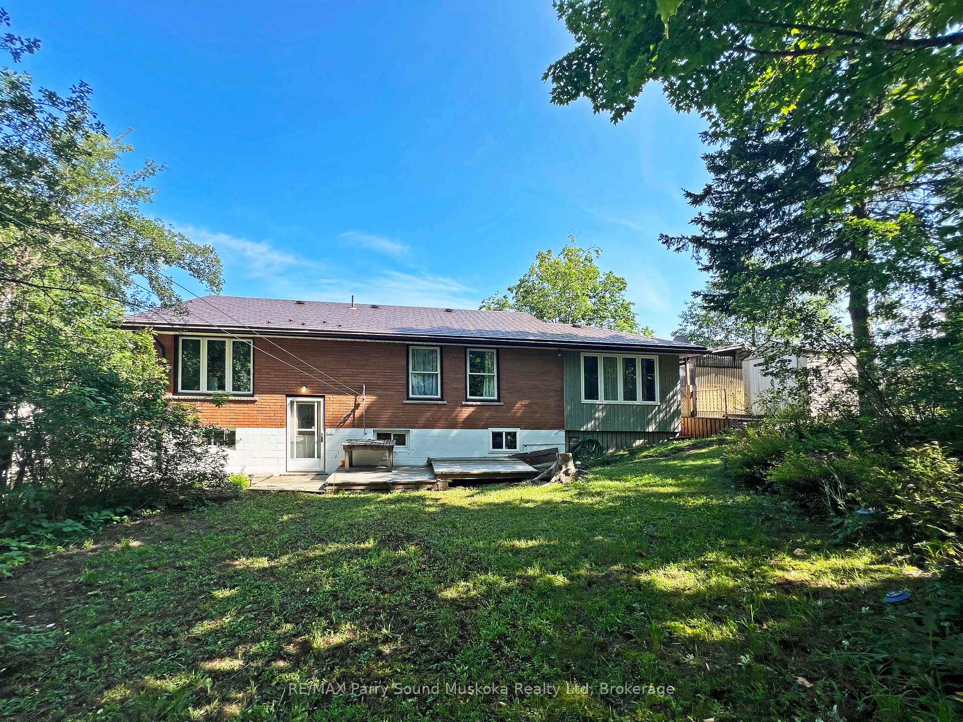Photo 33 of 44 William Street, Parry Sound — HOMEH