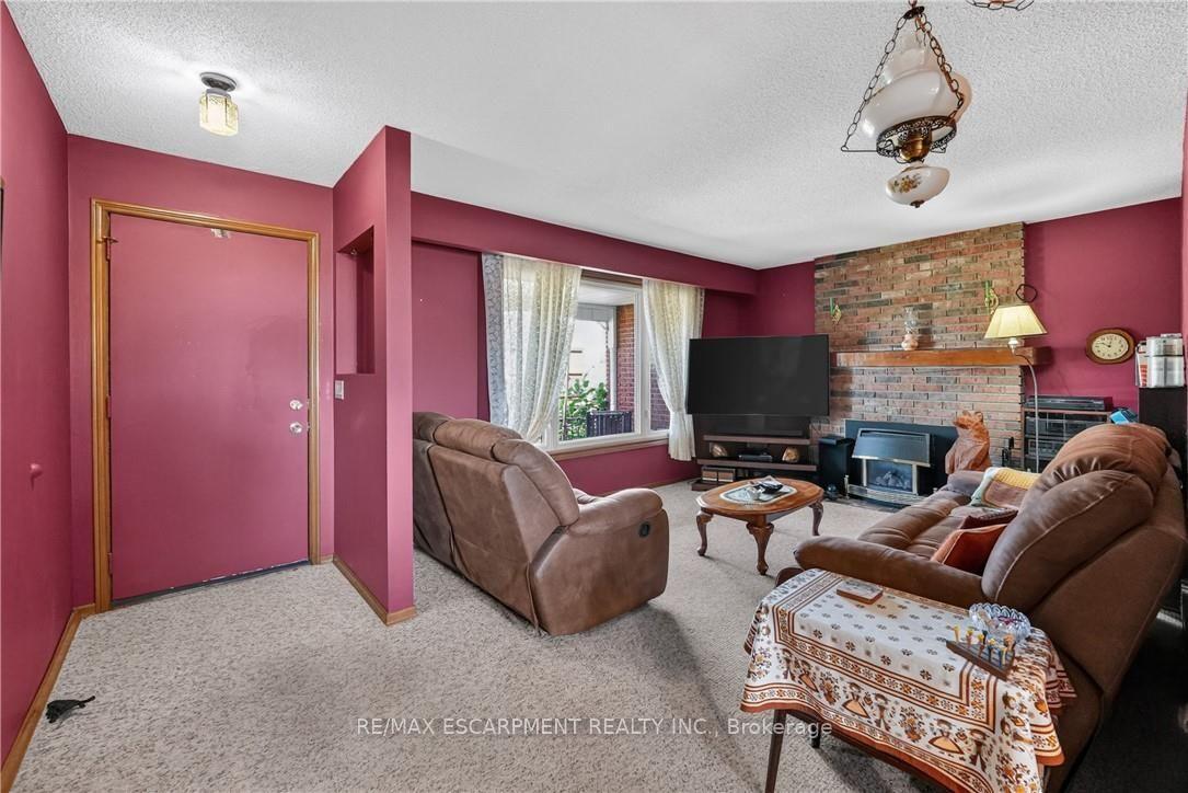 Photo 7 of 7205 Highway 3 W, Haldimand, Dunnville — HOMEH